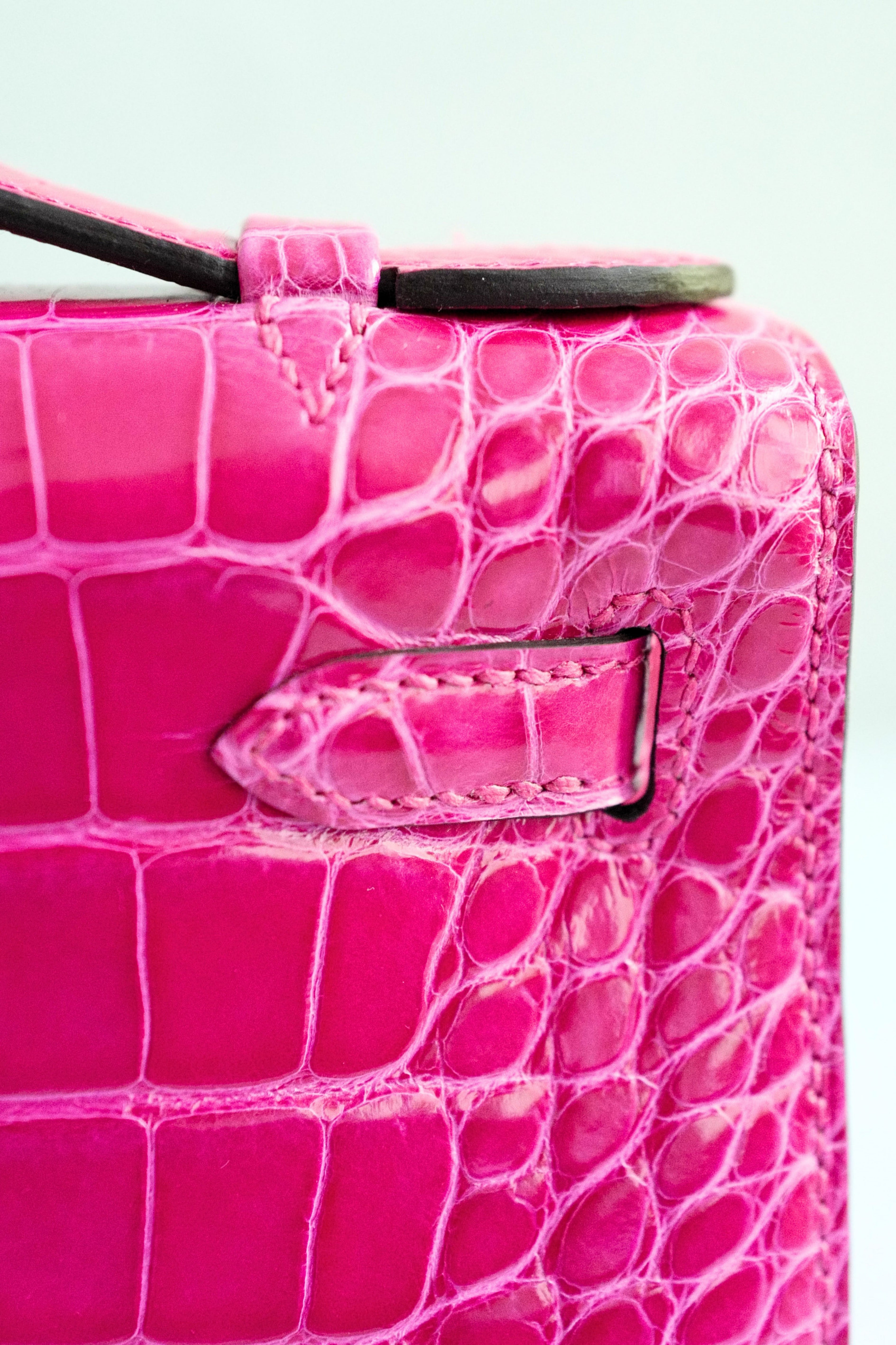 Hermès Kelly Mini Pochette Rose Mexico Alligator Mississippiensis Lisse PHW K Stamp
