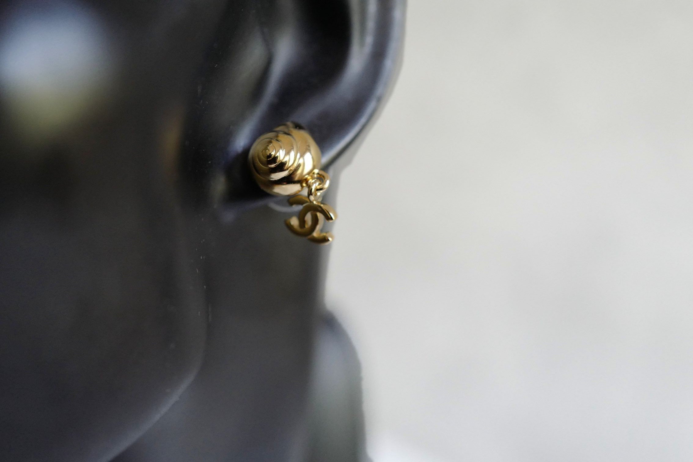 Chanel 26M Coco Beach Pendant Earrings Metal Gold