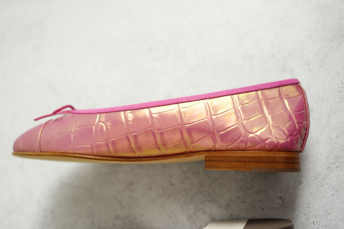 NEW Chanel 26K Matthieu Blazy's Ballet Flats Croc Embossed Calfskin Pink Size 39