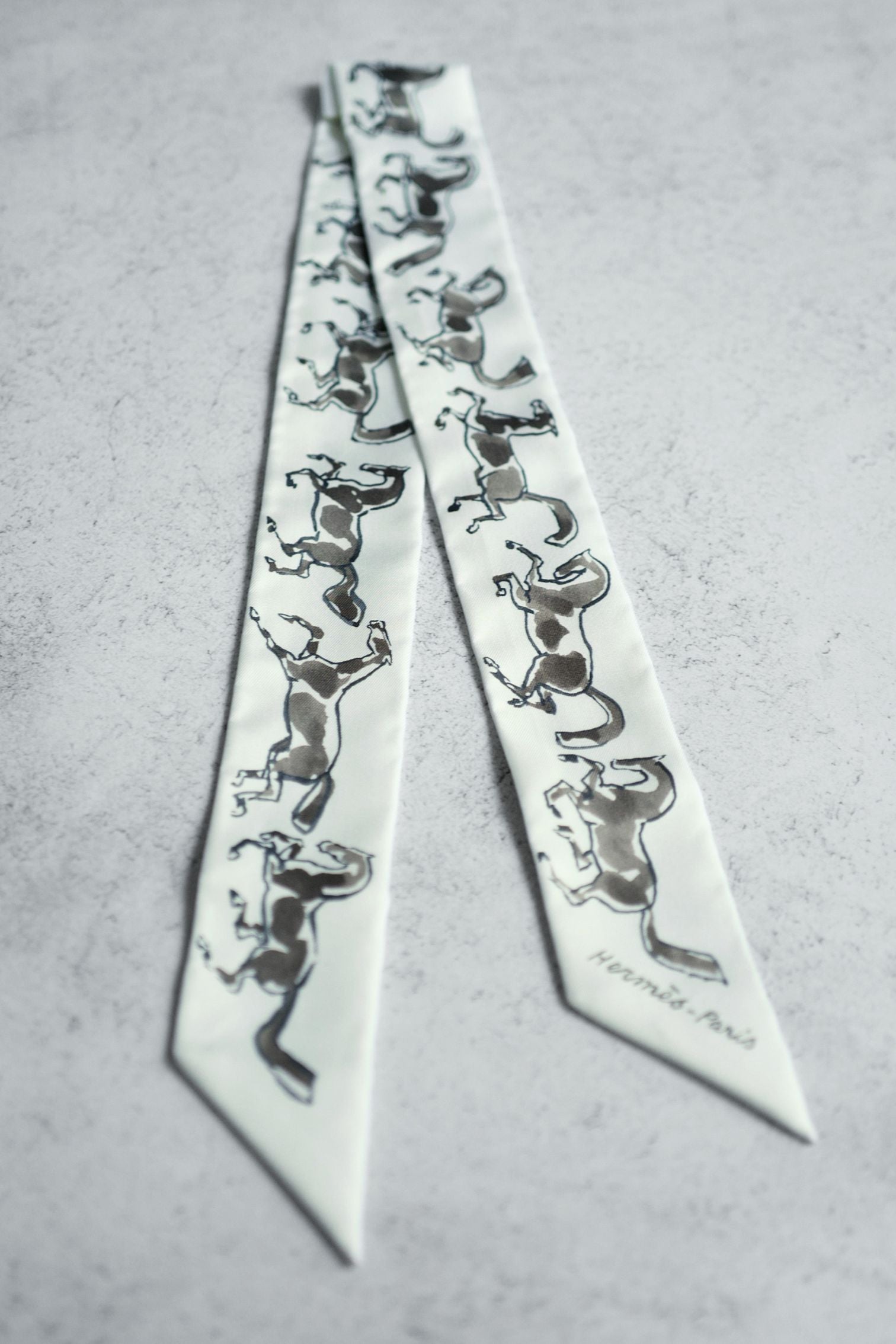 Hermès Chevaux en Liberte Twilly Blanc / Vert de Gris / Bronze 100% Silk