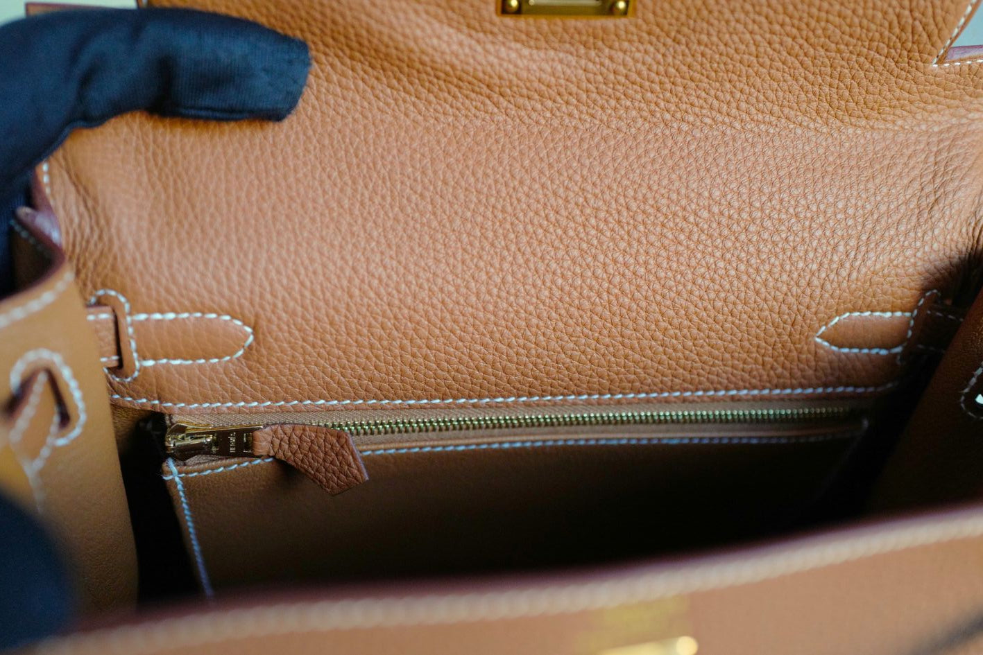 Hermès Kelly 25 Gold Togo Leather Gold Hardware K Stamp
