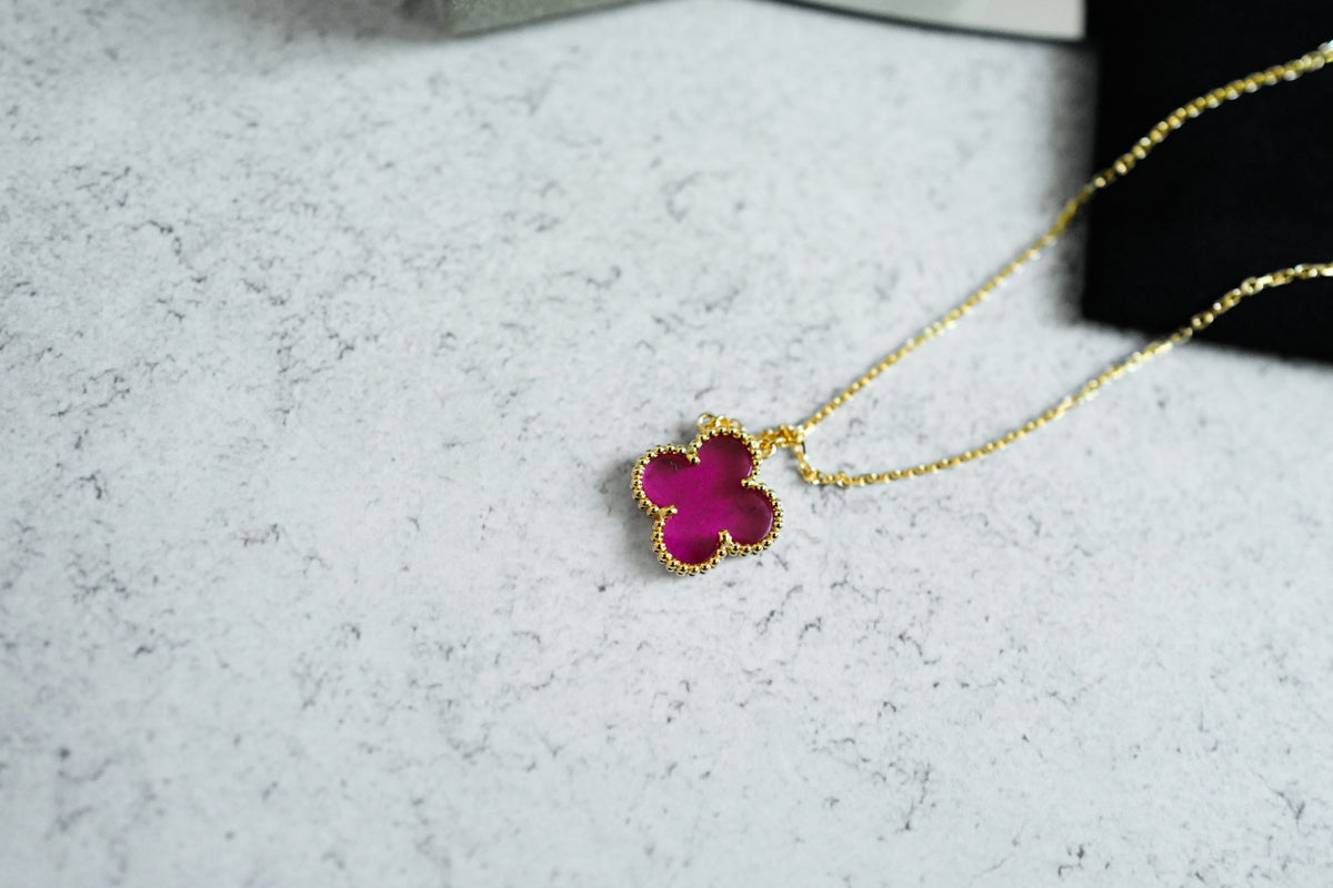 NEW Van Cleef & Arpels Vintage Alhambra Pink Pendant Necklace 18k Yellow Gold