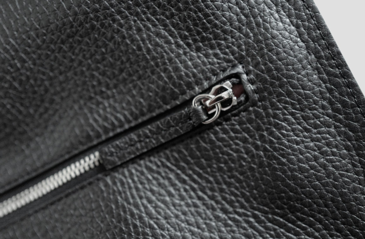 NEW Chanel 26S Maxi 38 Flapbag Black Grained Calfskin Silver Hardware
