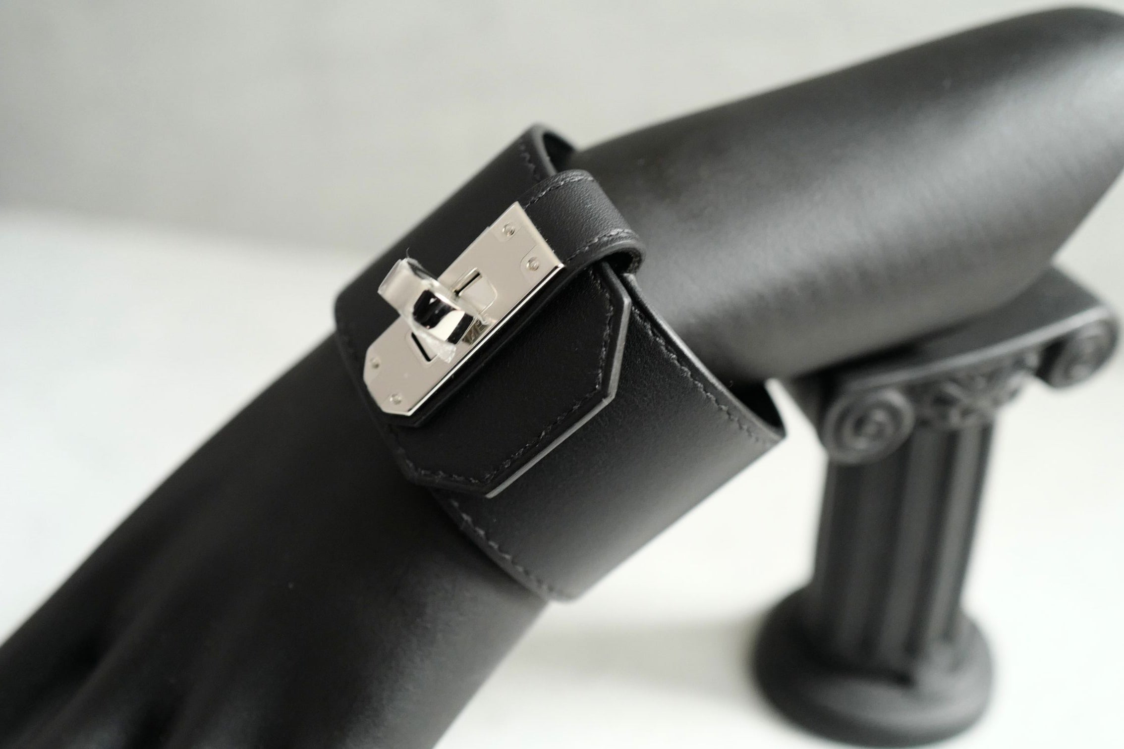 BNIB Hermes Bracelet Mini Kelly Twist GM Swift Calfskin T2 89 Noir