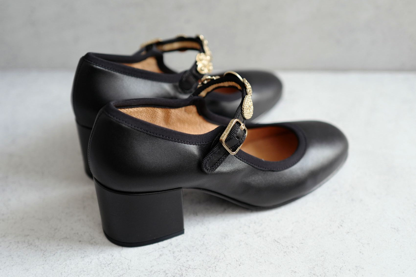 Chanel 24A Metiers D’art Black Leather Mary Jane Heels Gold Charms Size38 BNIB