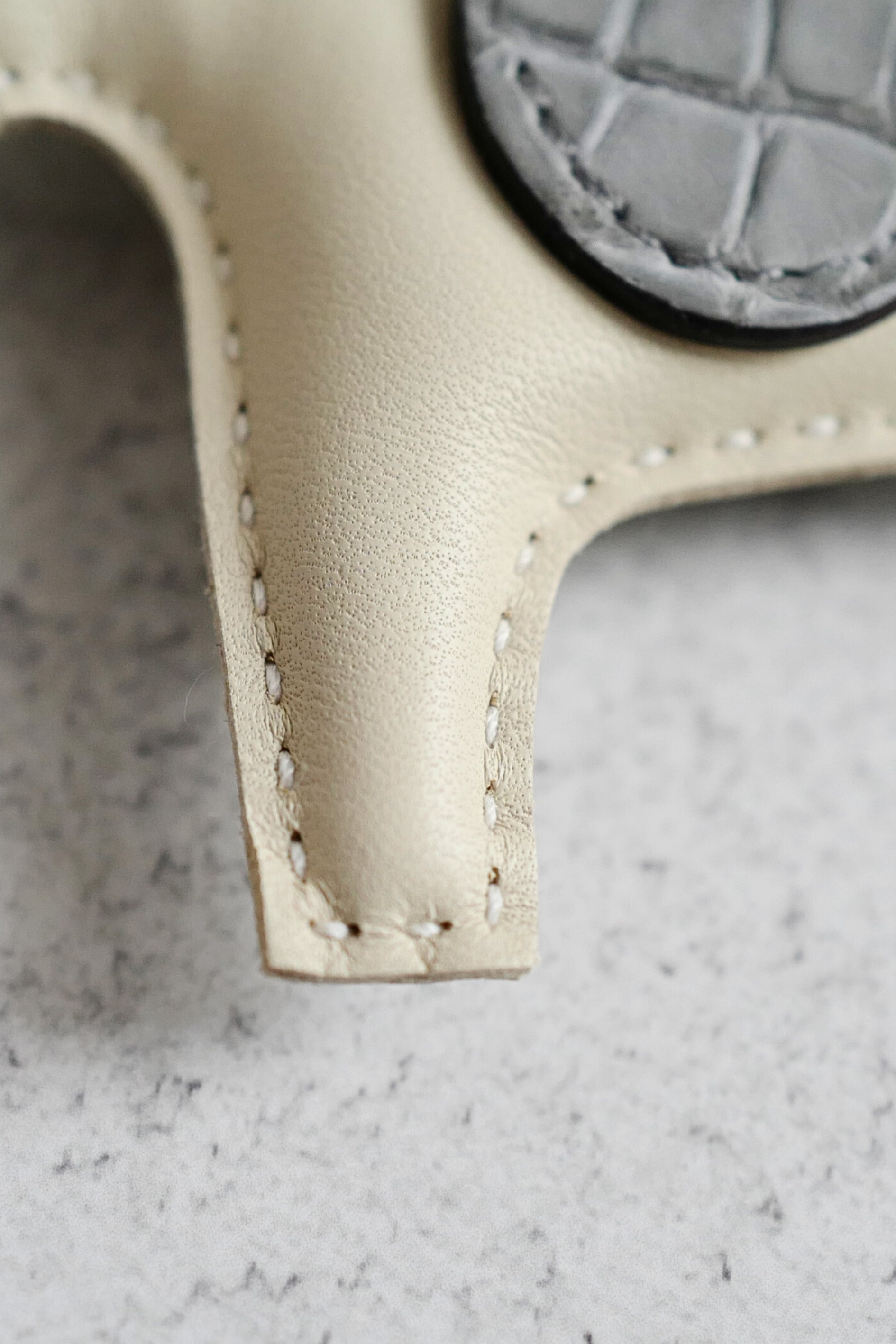 Hermès Rodeo PM Pegase Touch Bag Charm Craie Milo Lambskin & Gris Matte Alligator