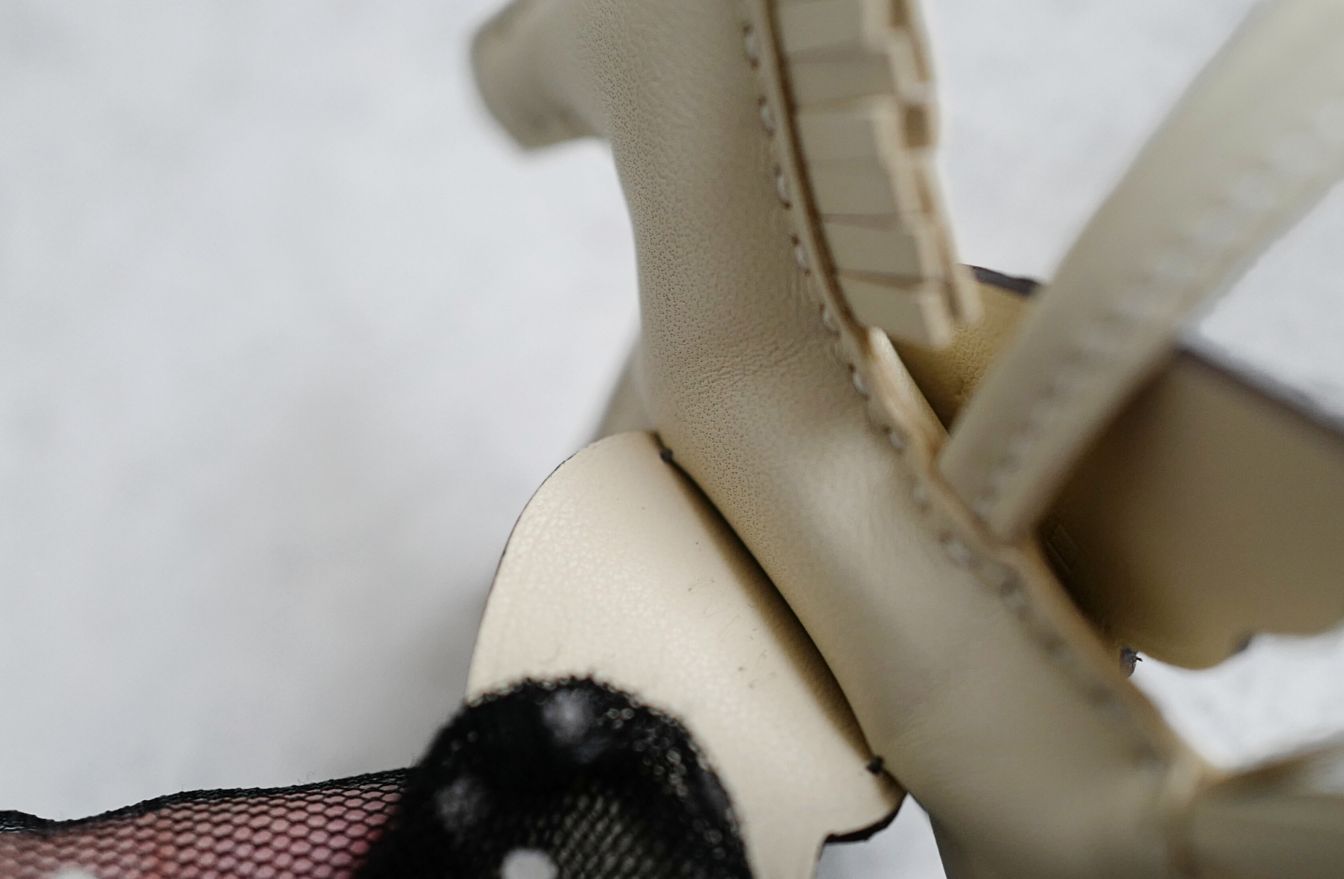 Hermès Rodeo PM Pegase Touch Bag Charm Craie Milo Lambskin & Gris Matte Alligator