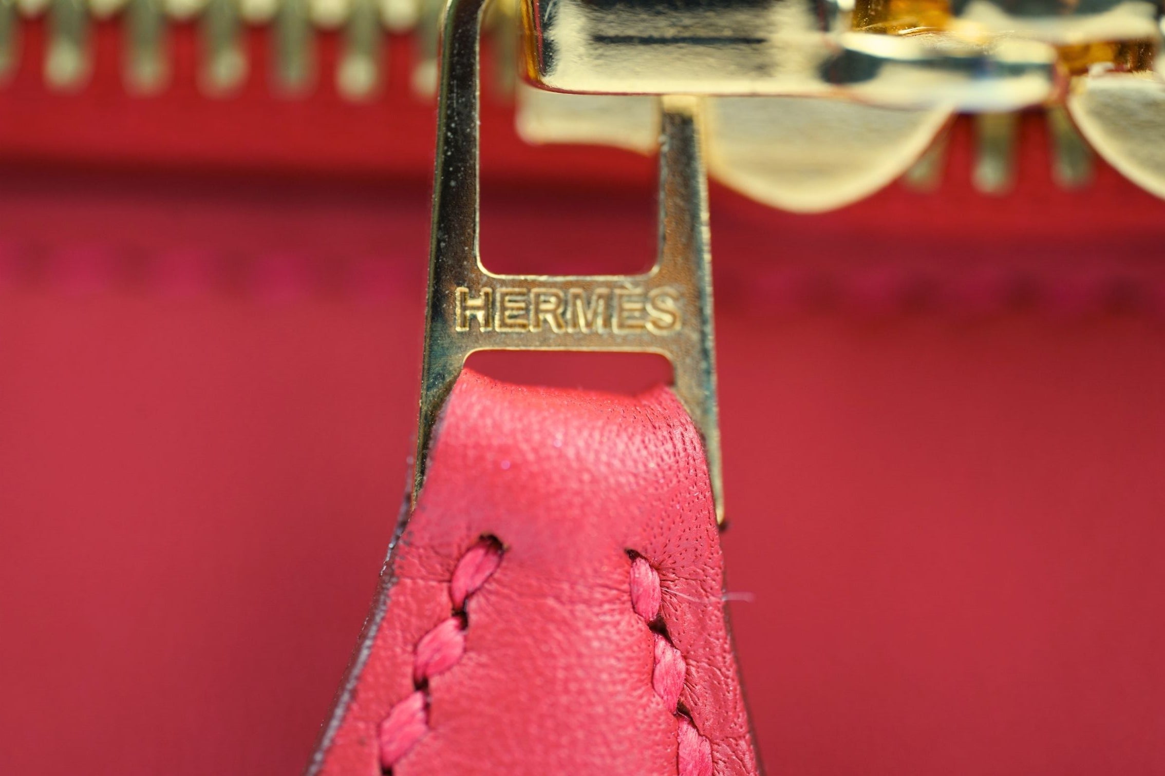 Hermès Bolide Secret in Vermillion Red Swift Leather Gold Hardware T Stamp