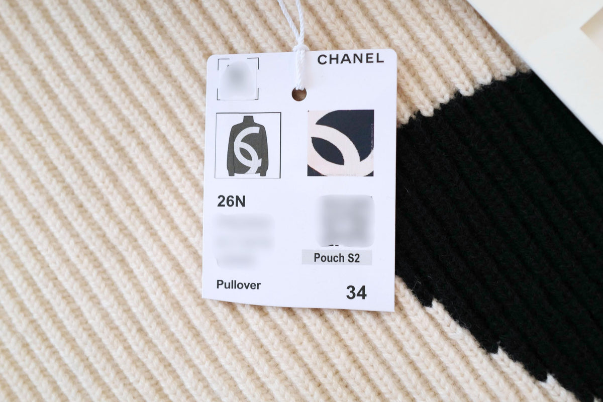 NEW Chanel 26N Coco Neige Sweater Pullover Black Ecru Wool Cashmere Size 34