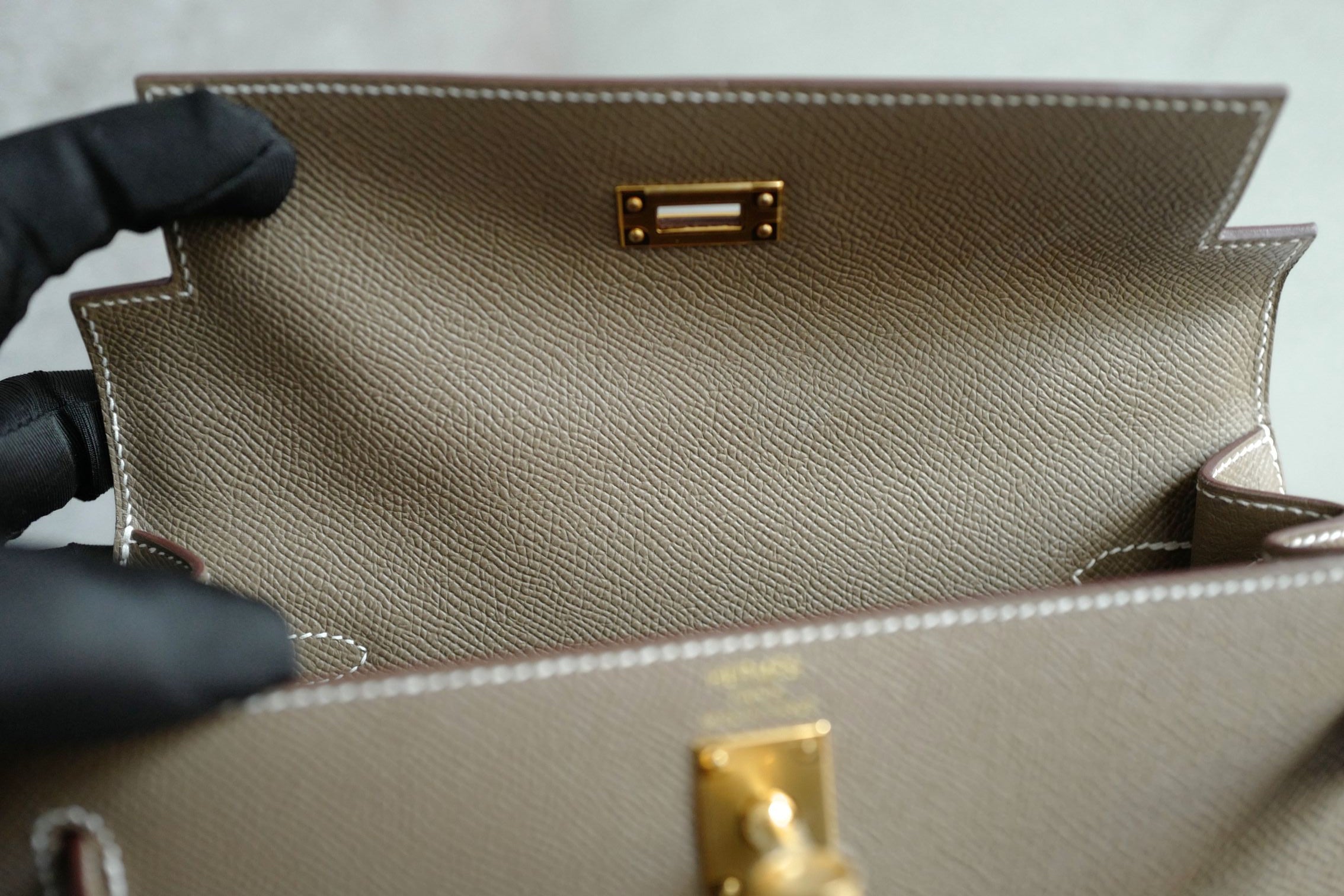 BNIB Hermes Kelly 25 Etoupe Epsom Sellier Gold Hardware G Stamp 2026