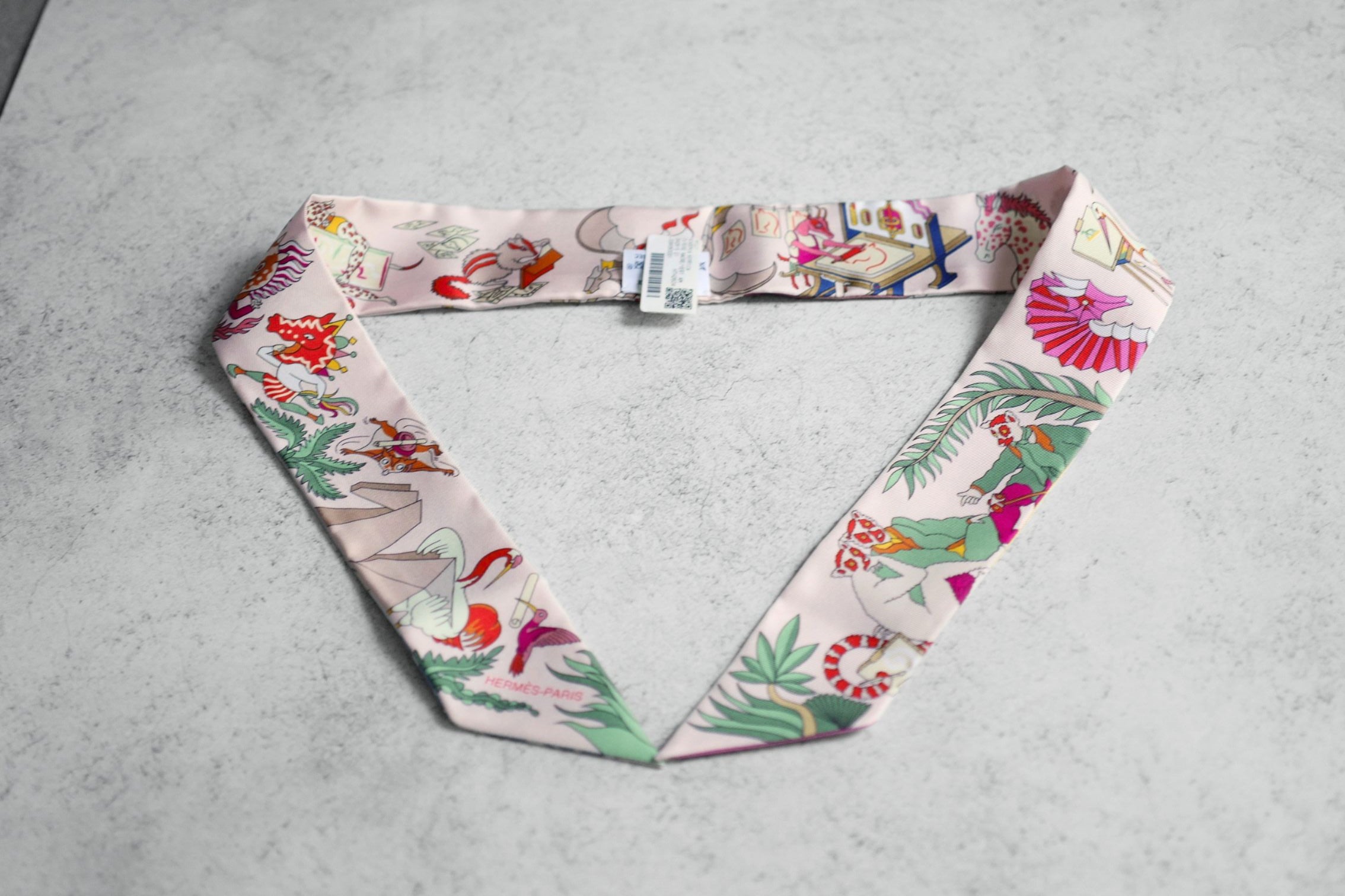 Hermès Academia Hippica Twilly Rose Nacre / Vert Amande / Multicolore 100% Silk