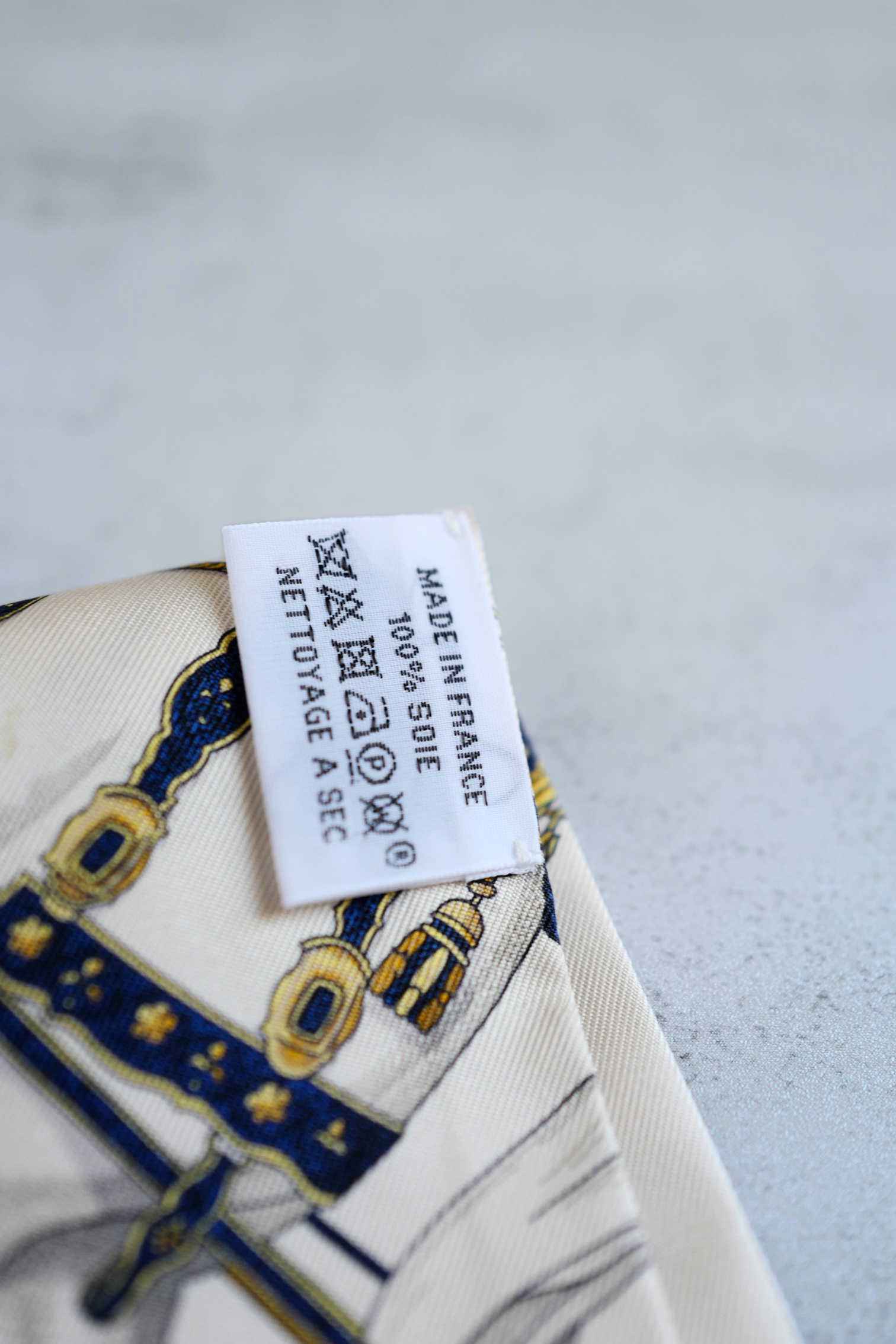 Hermès Twilly Grand Apparat Scarf Ivoire Marine Rose 100% Silk Twill