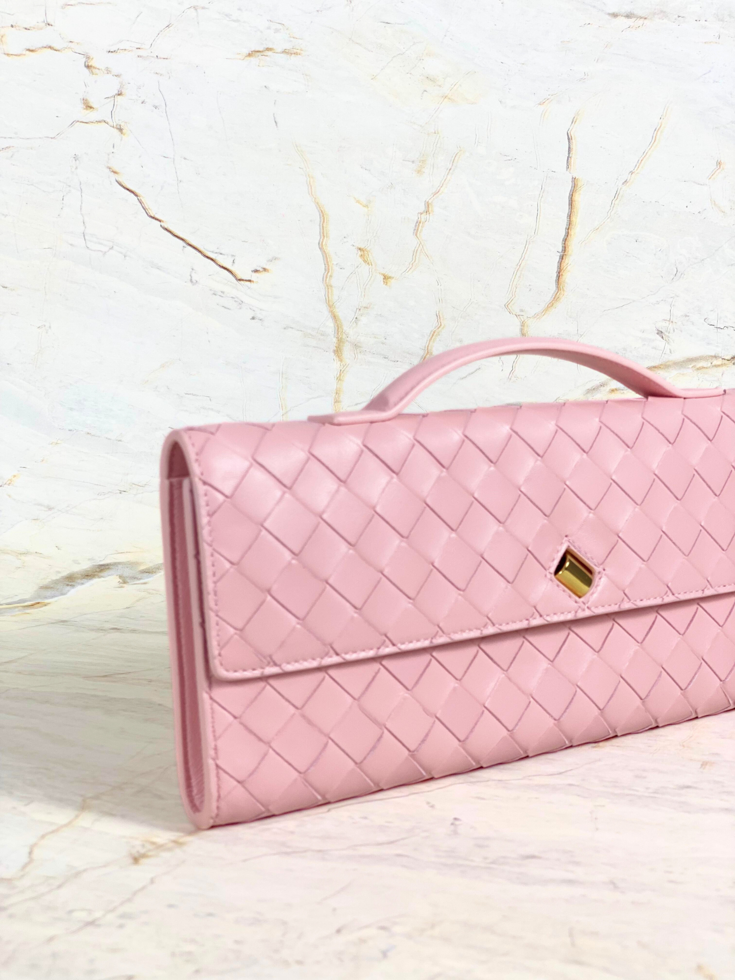 New Bottega Veneta Andiamo Clutch with Handle in Rose