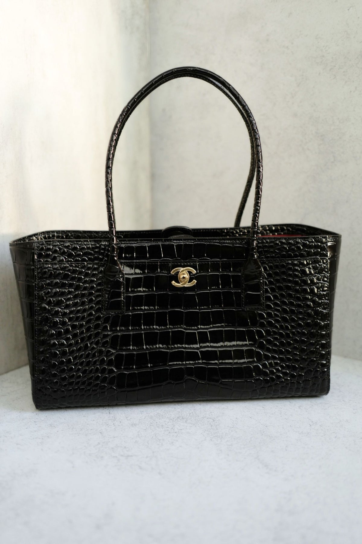 NEW Chanel 26K Matthieu Blazy's Small Tote Black Croc Embossed Calfskin GHW