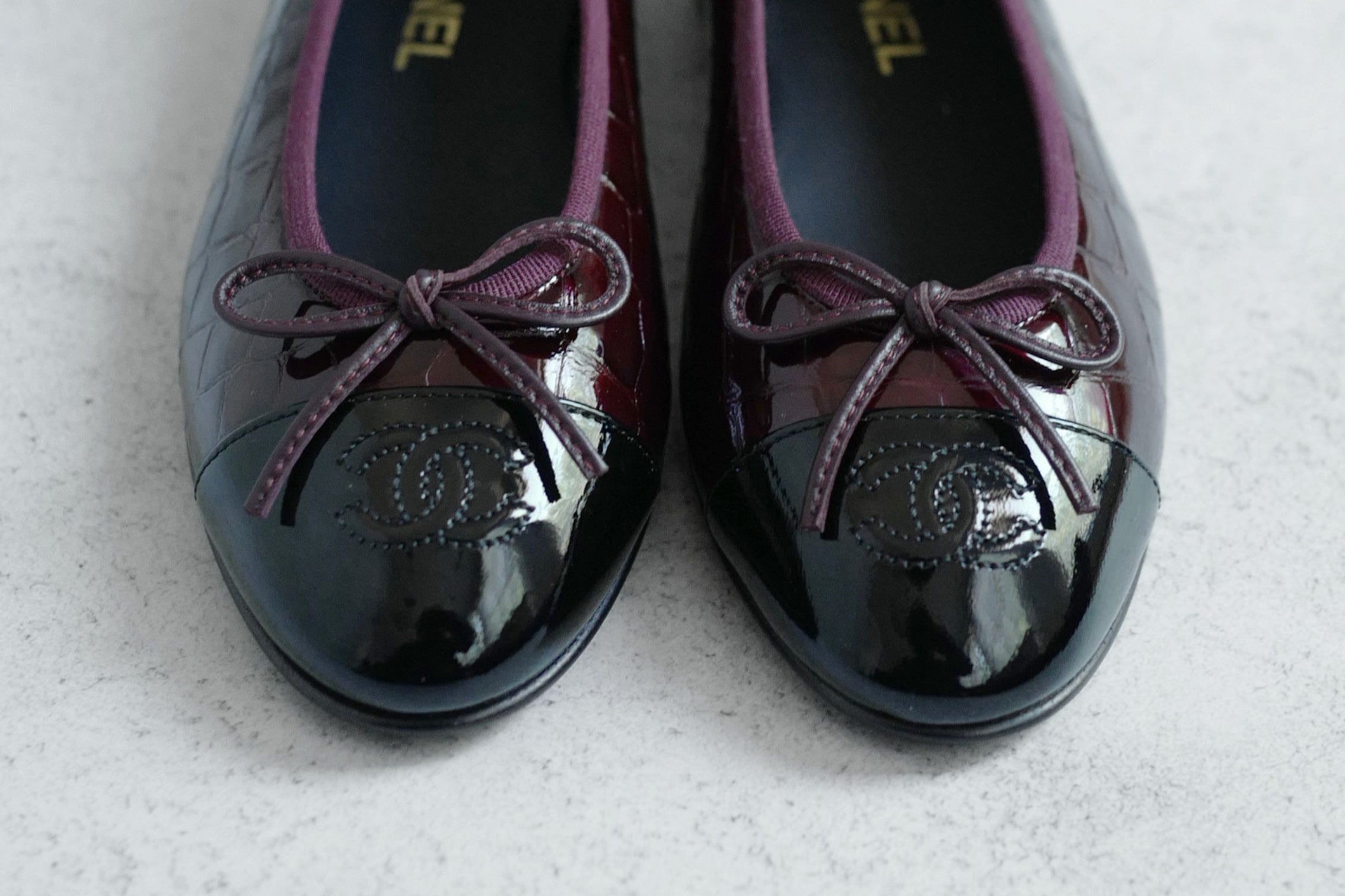 Chanel 26A Ballet Flats Croc Embossed Patent Calfskin Burgundy Black Size 37