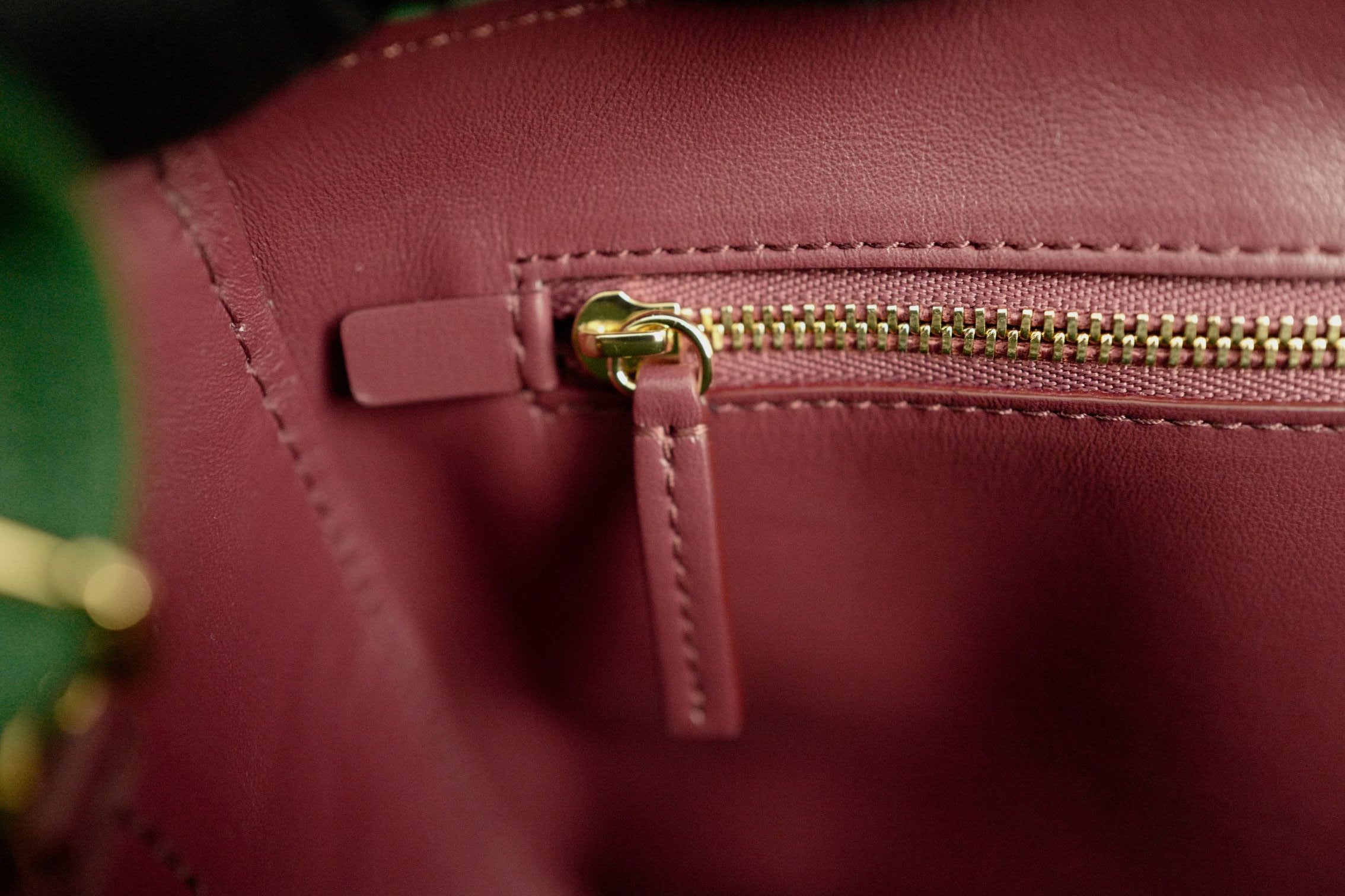 Chanel 26A Maxi 32 Flapbag "Matthieu Blazy" Green Grained Calfskin Gold Hardware