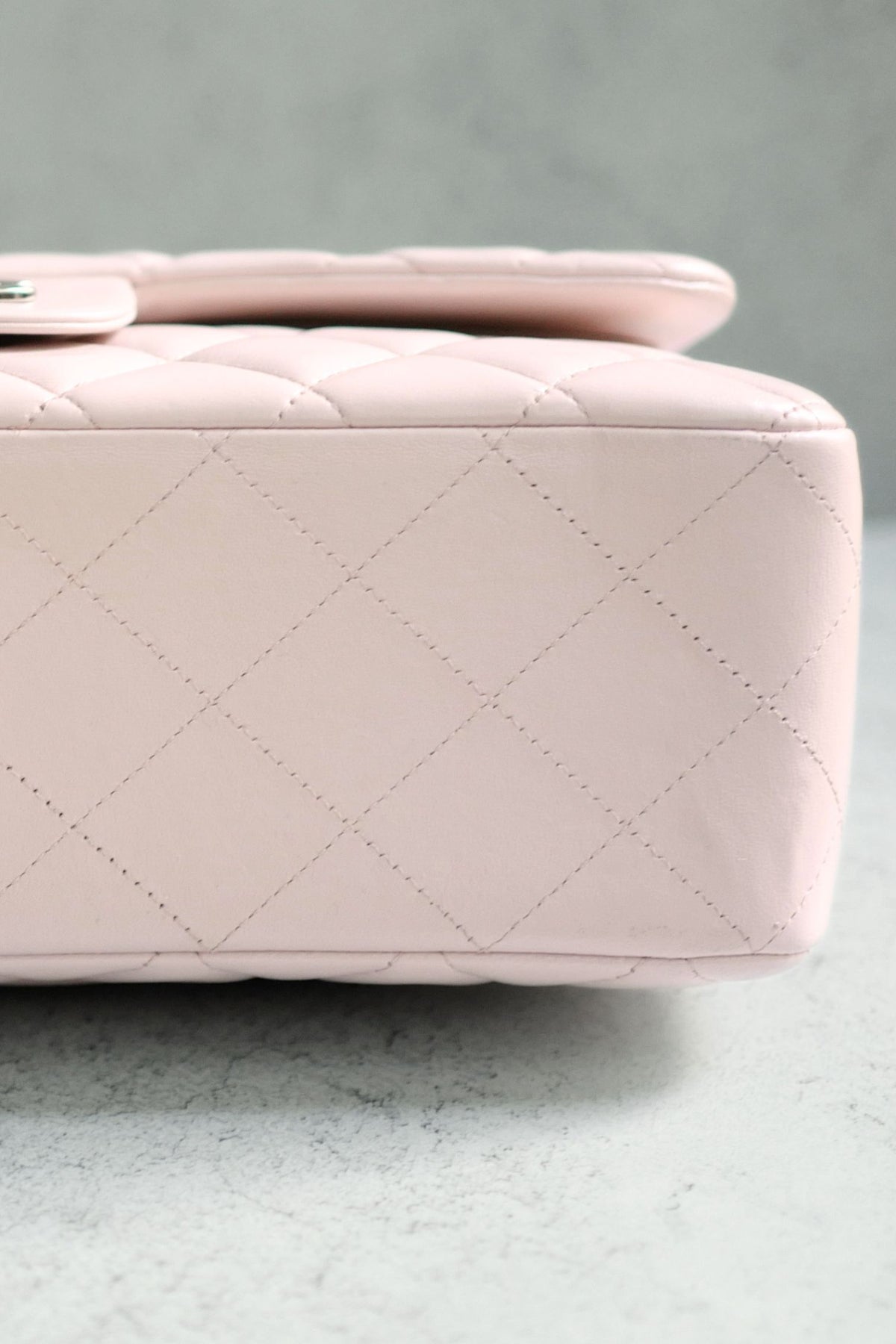 Preowned Chanel Jumbo Classic Flap in Baby Pink Rose Clair Lambskin #13