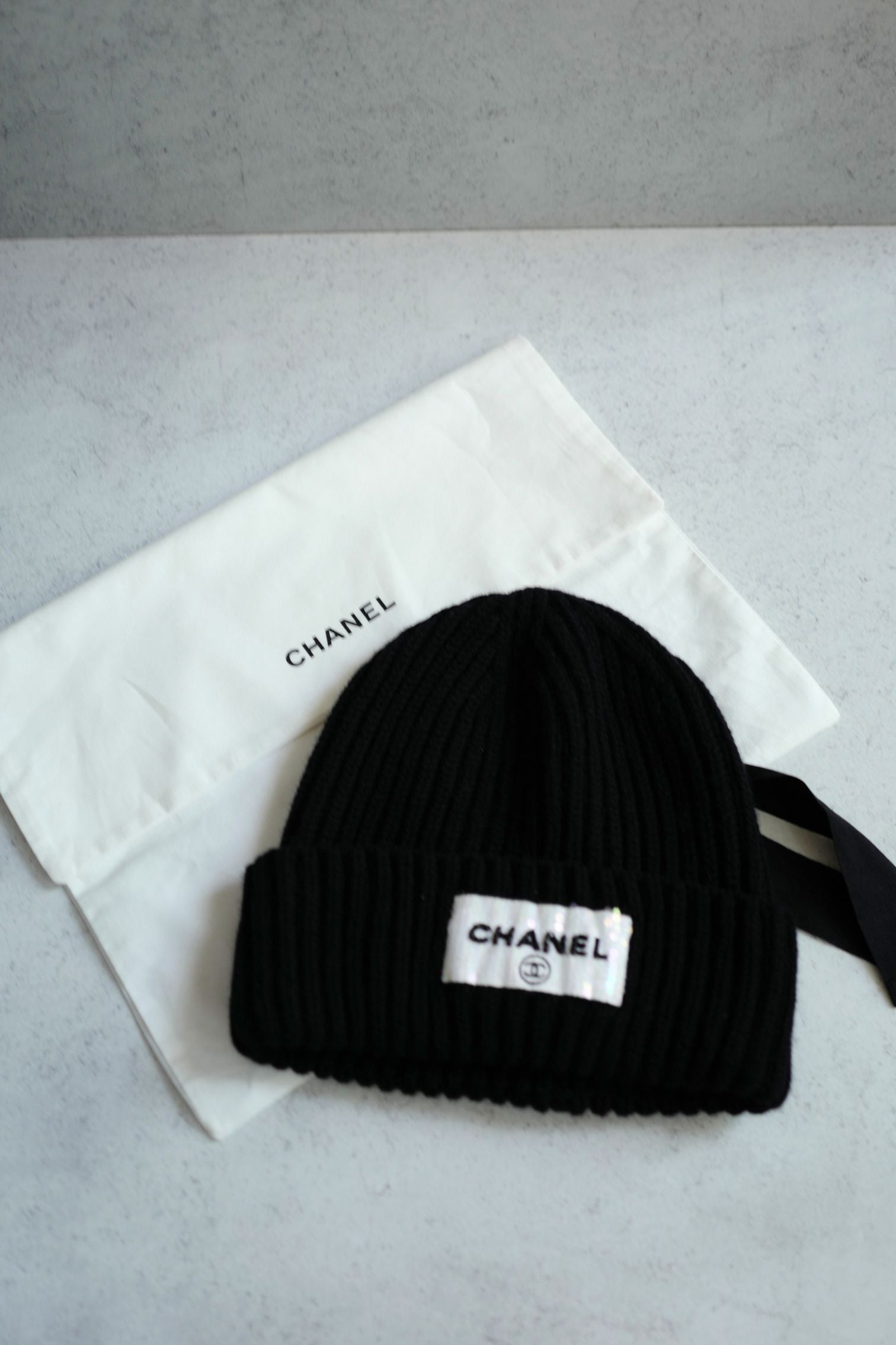 Chanel Black Cashmere Beanie Sequin CHANEL Logo Hat New 23