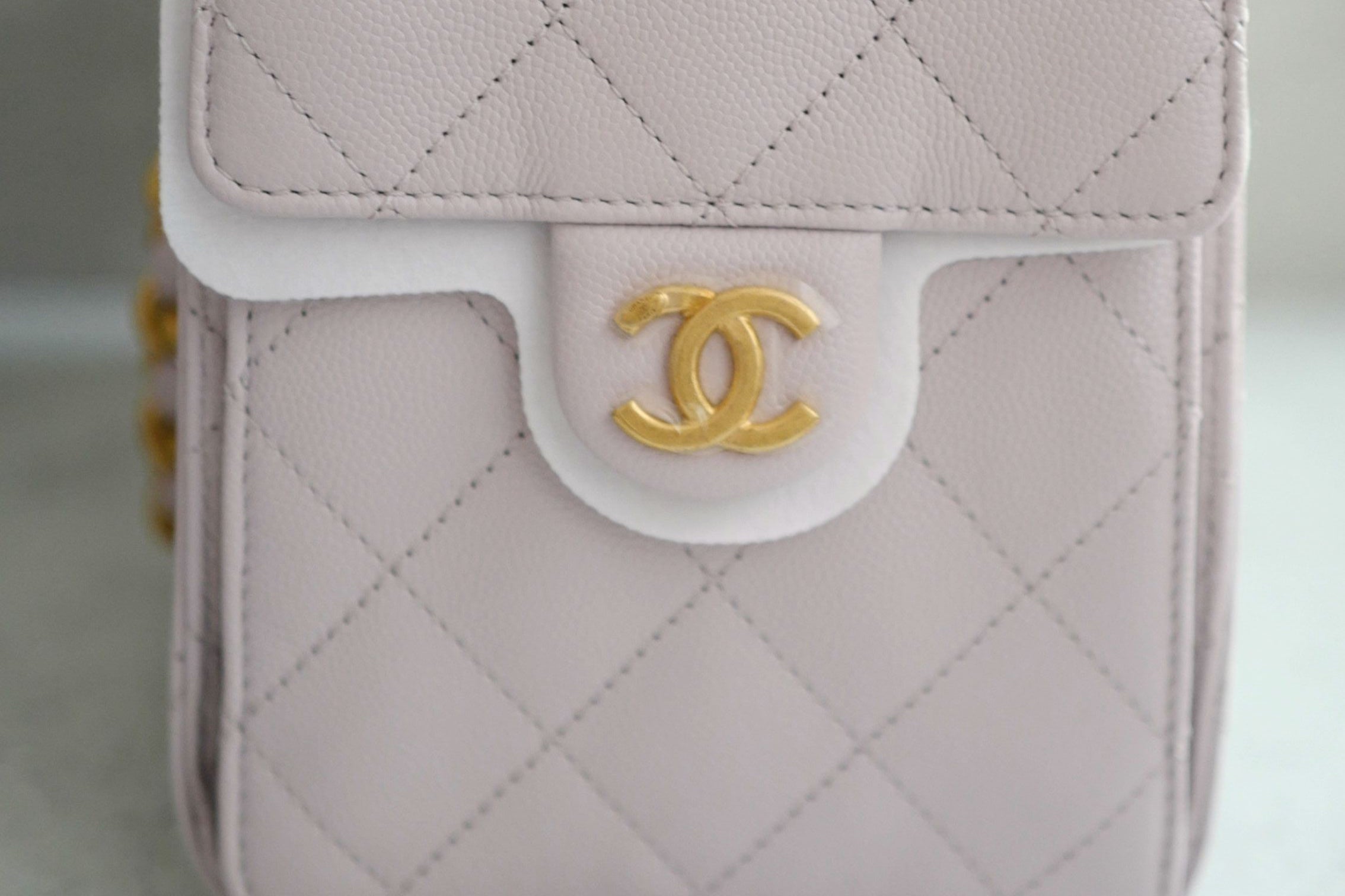 BNIB Chanel 25K Small Hobo Bag Lilac Grained Calfskin with Gold Hardware