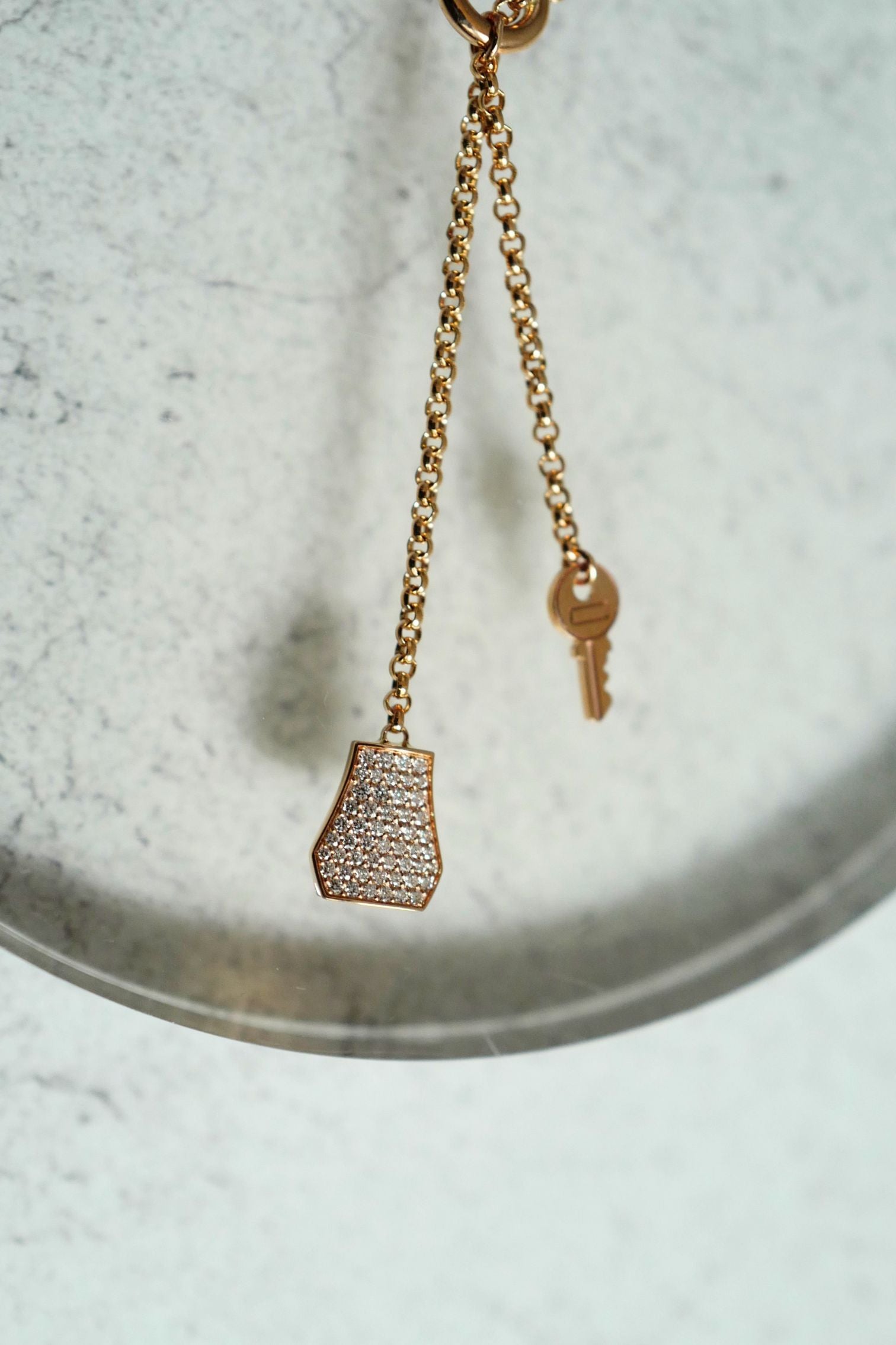 New Hermes Kelly Clochette Necklace pm dia 18k Rose Gold With Diamonds $11K
