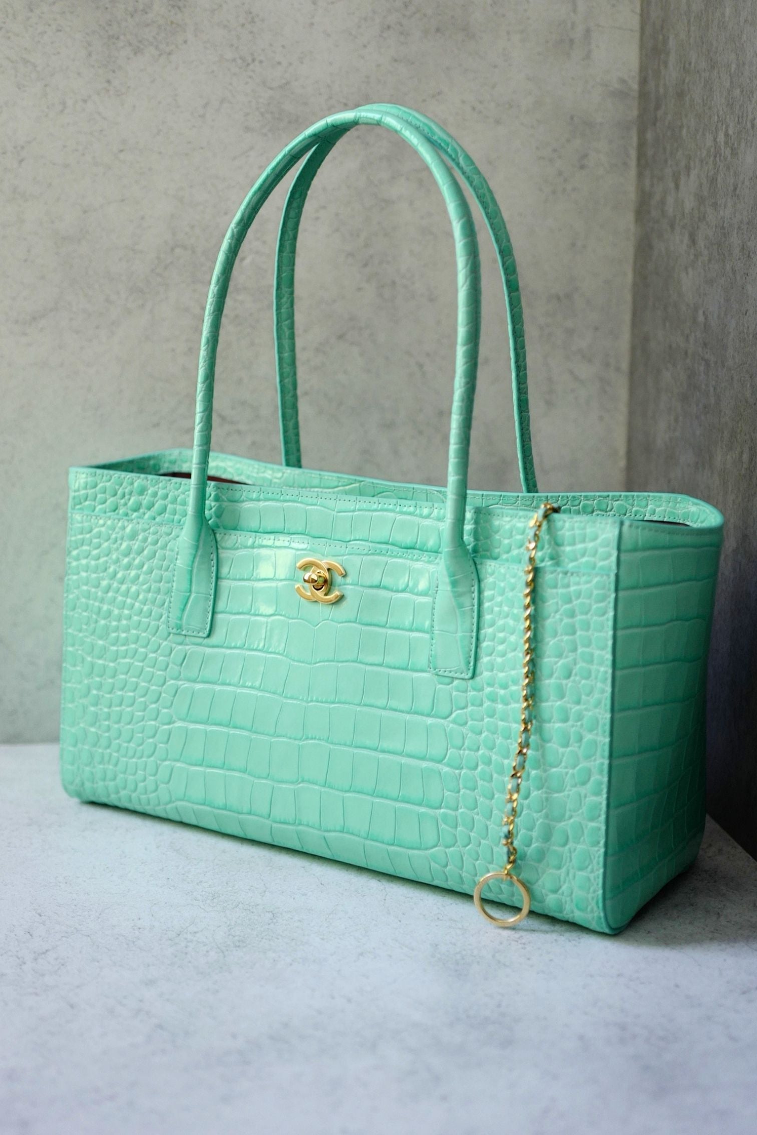 Chanel 26S Matthieu Blazy's Small Tote Green Crocodile Embossed Calfskin GHW