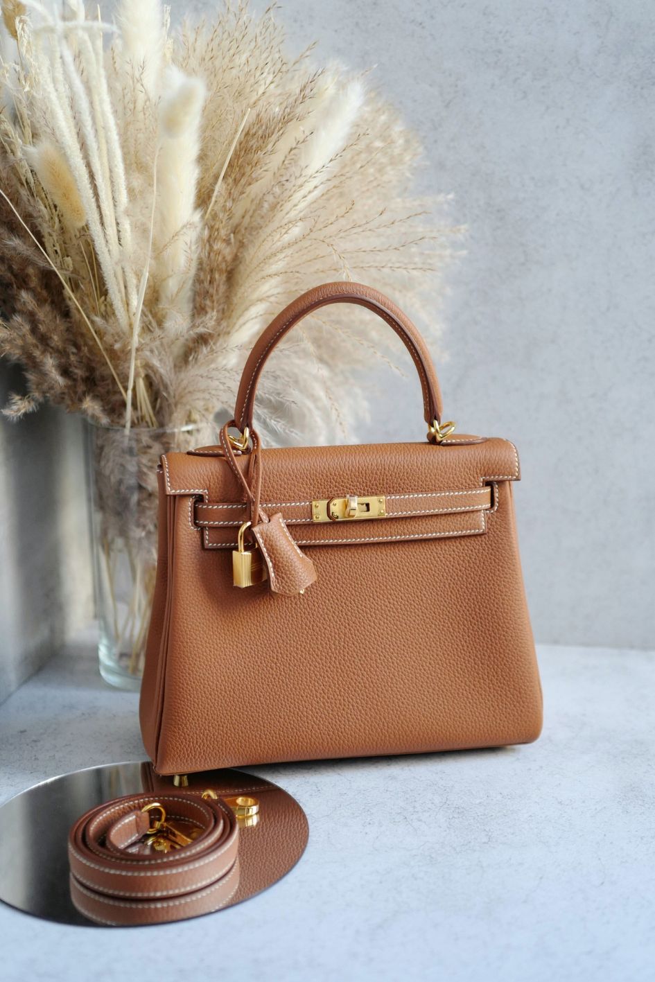 Hermès Kelly 25 Gold Togo Leather Gold Hardware K Stamp