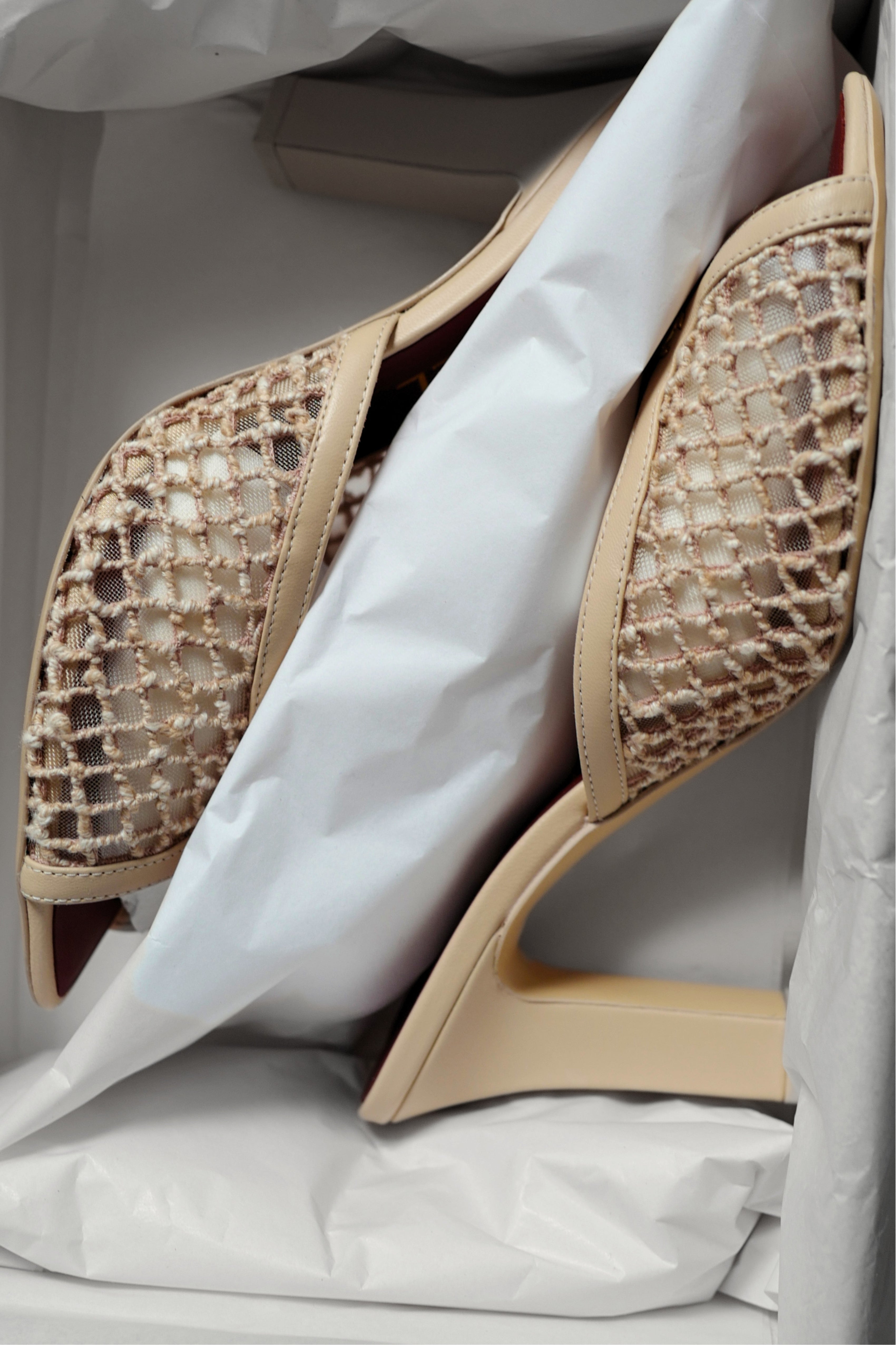 Chanel 26M Coco Beach Mules Light Beige Mixed Fibers/Cotton/Lambskin Size 37.5