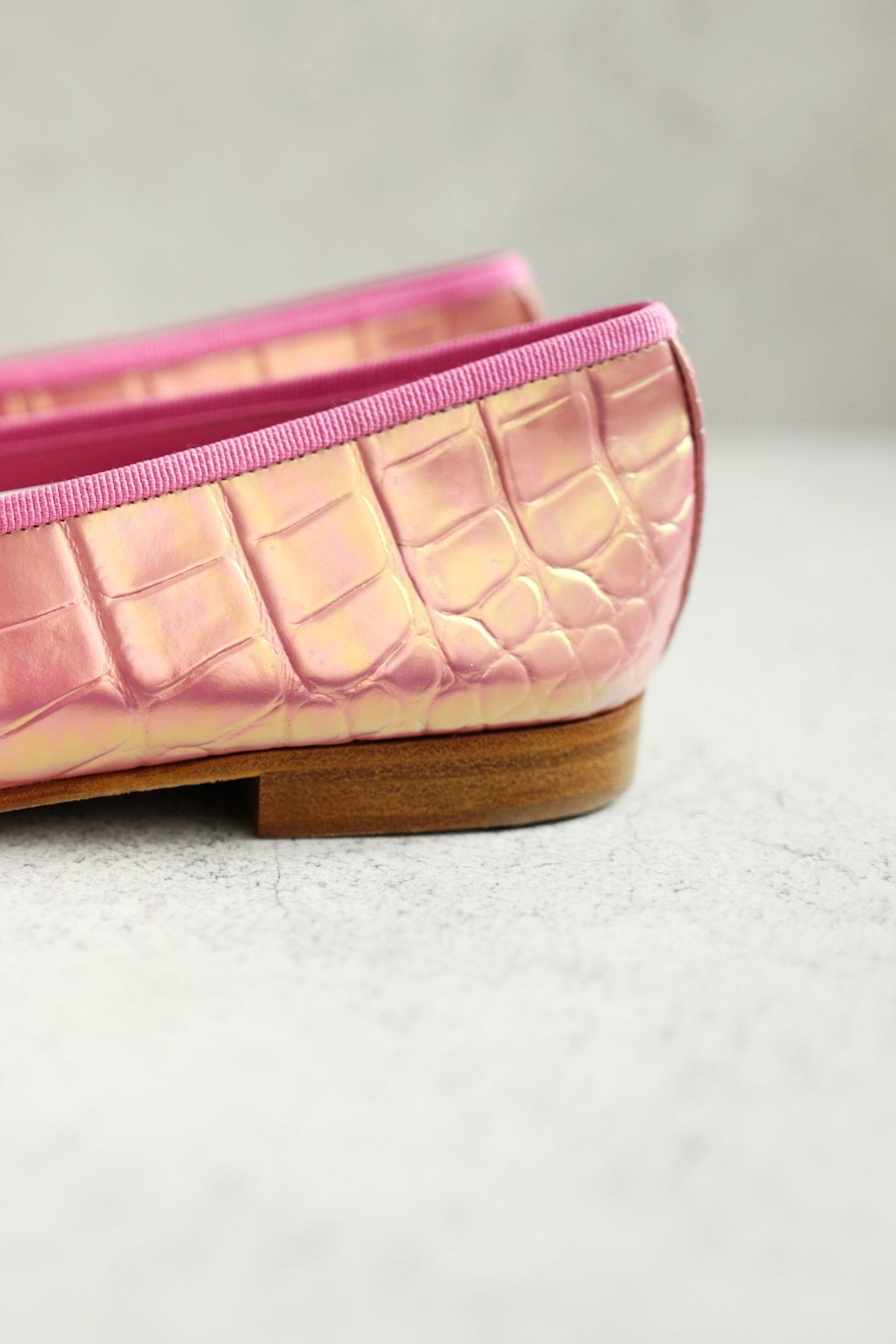 NEW Chanel 26K Matthieu Blazy's Ballet Flats Croc Embossed Calfskin Pink Size 39