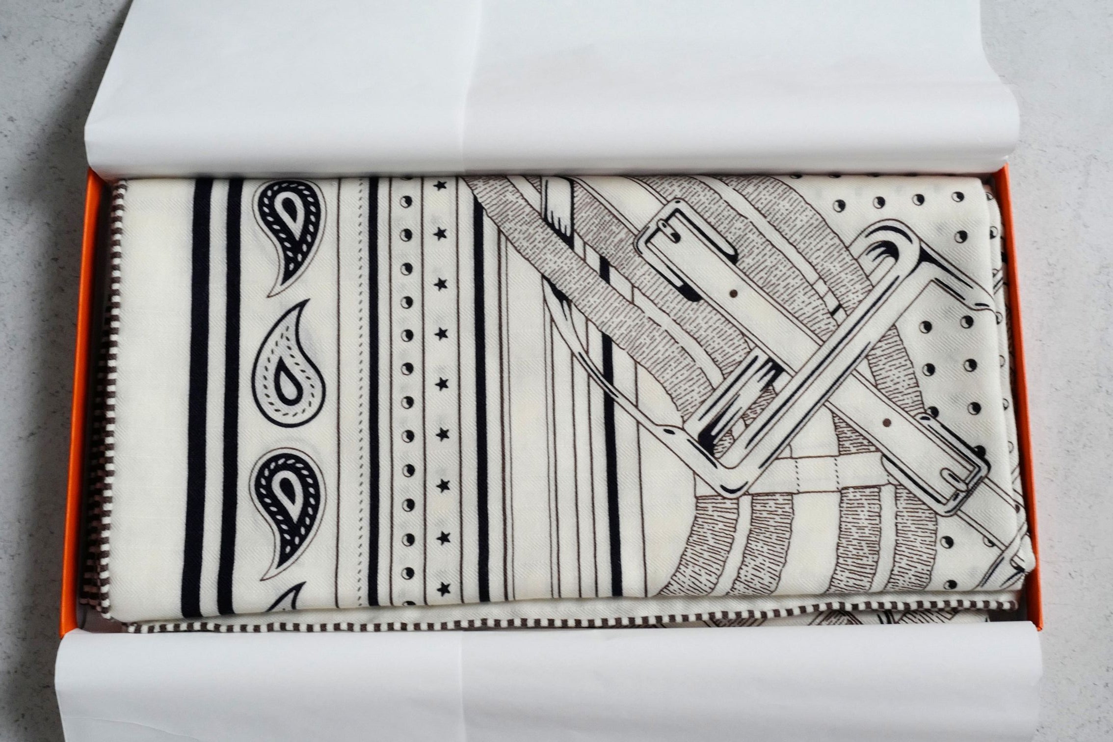 Hermès Mors a Jouets Bandana Shawl 140 Blanc/Bleu Marine/Ébène Cashmere Silk