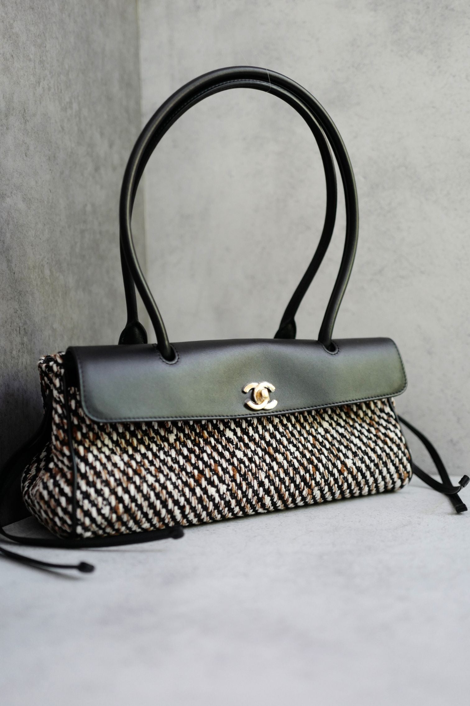 Chanel 26S Small Shopping Bag Matthieu Blazy Black Ecru Wool Gold Hardware
