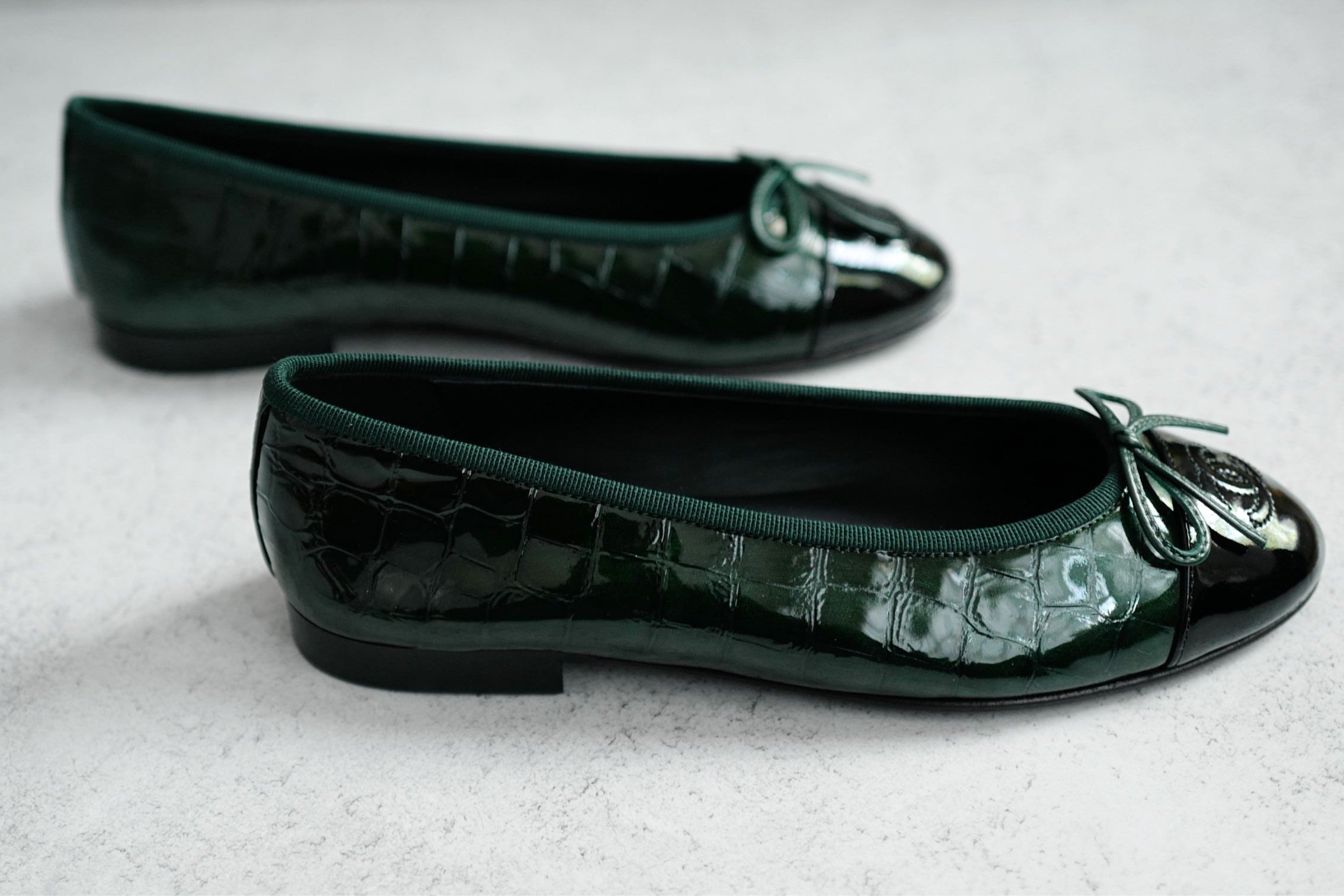Chanel 26A Matthieu Blazy Ballet Flats Croc Patent Calfskin Dark Green Black 37
