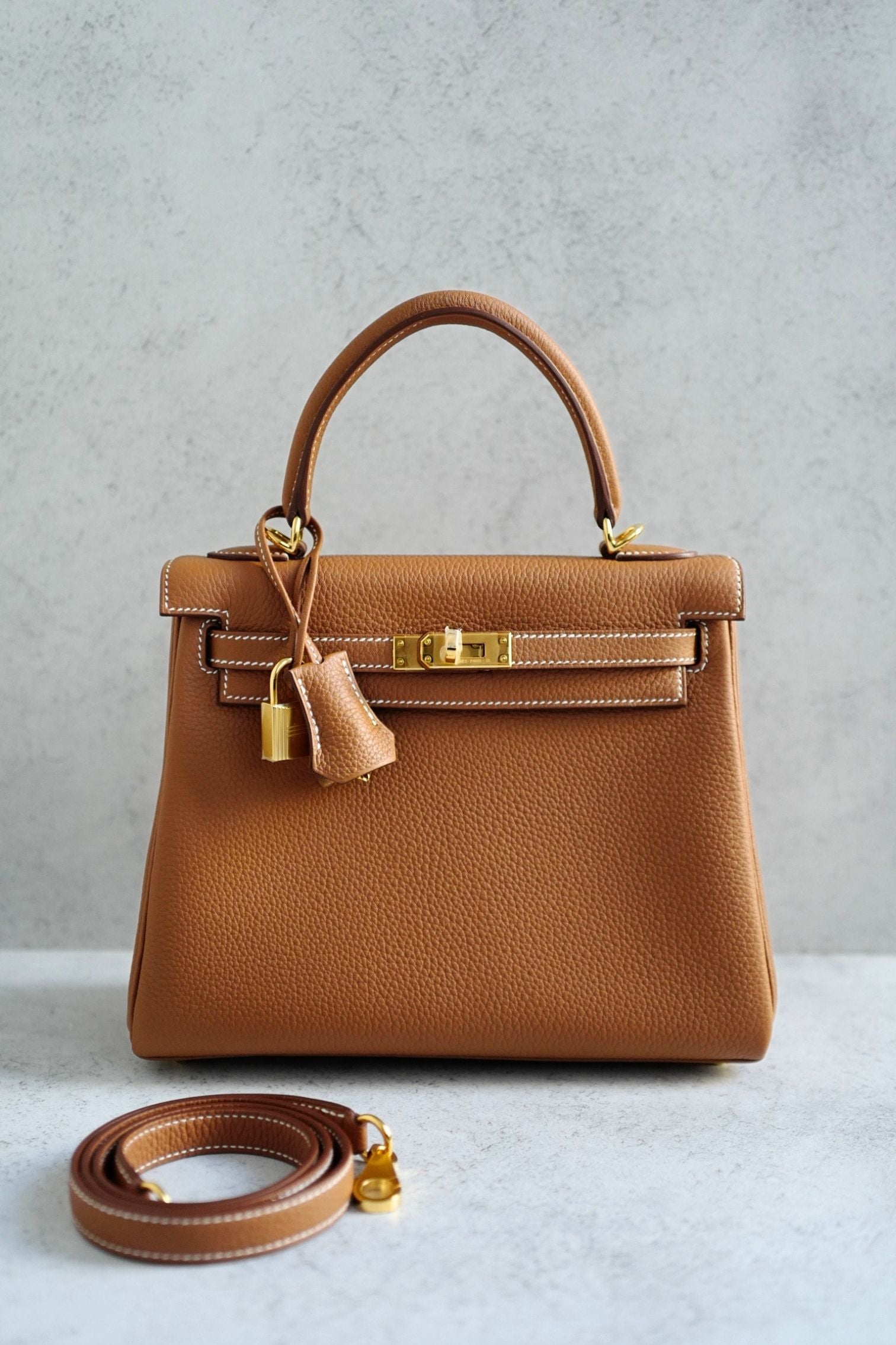 BNIB Hermes Kelly 25 Gold Togo Leather Gold Hardware G Stamp 2026