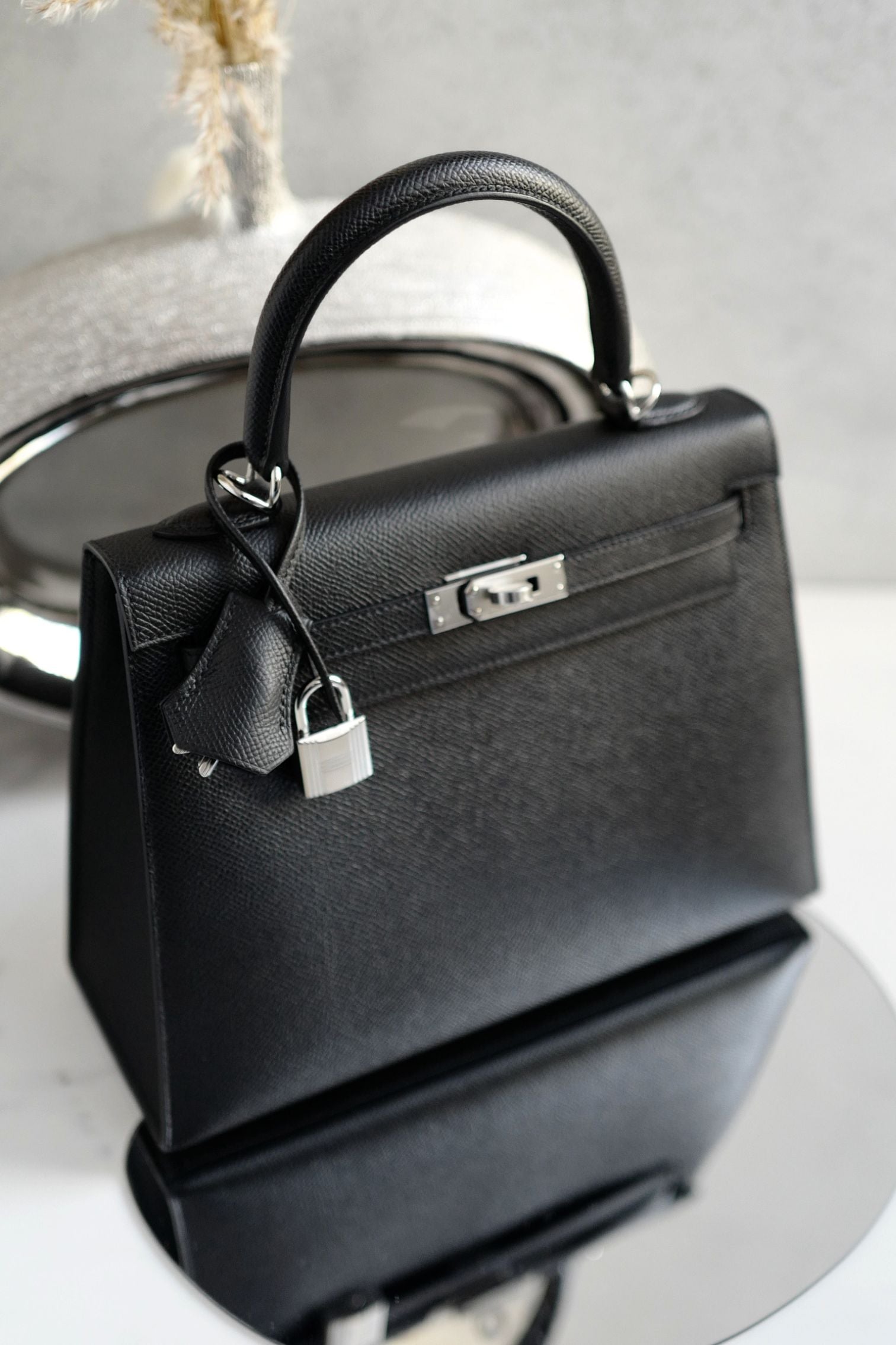 Hermès Kelly 25 Black Epsom Sellier Palladium Hardware K Stamp 2026