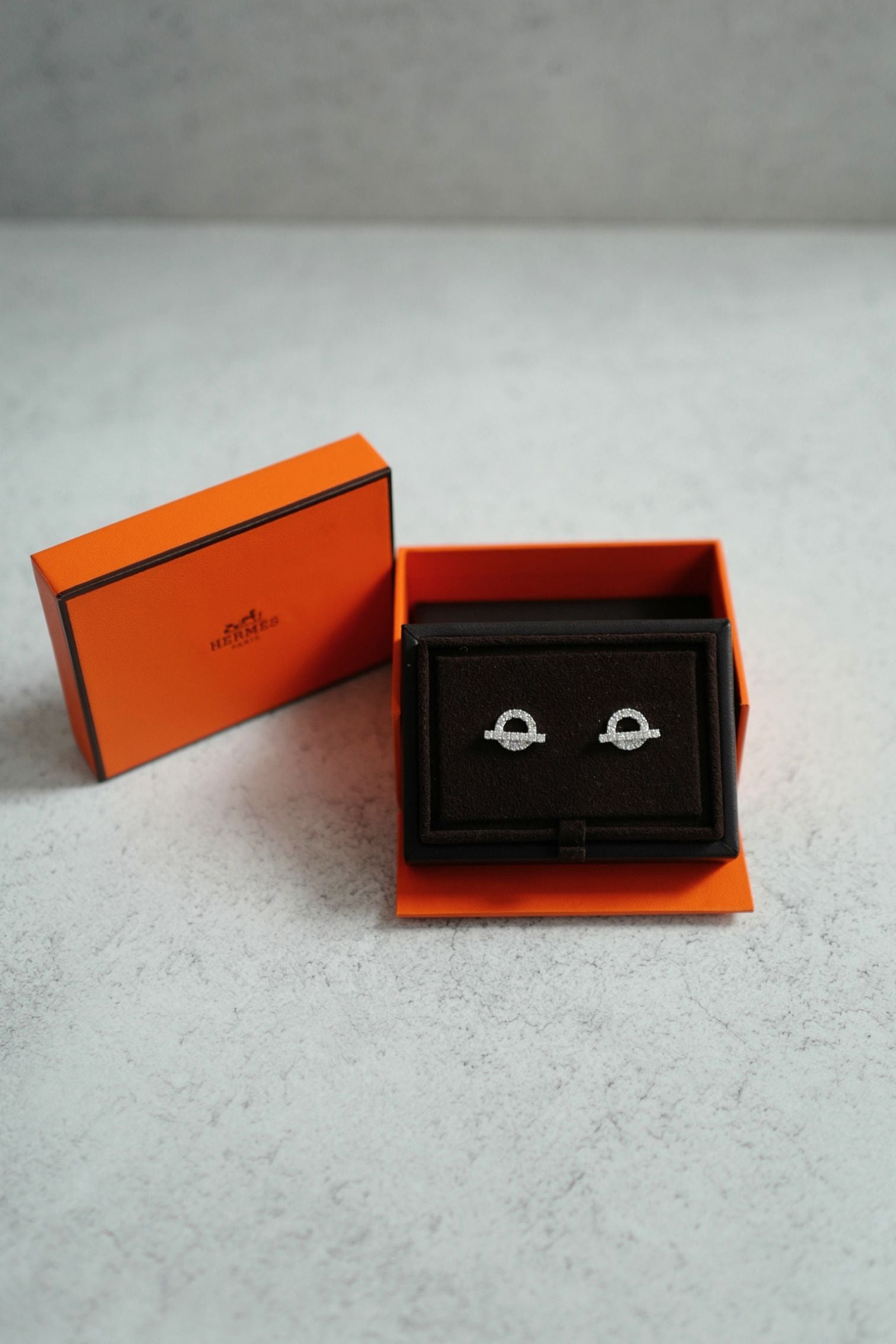 BNIB Hermes Finesse Earrings White Gold With Diamonds $11K Retail