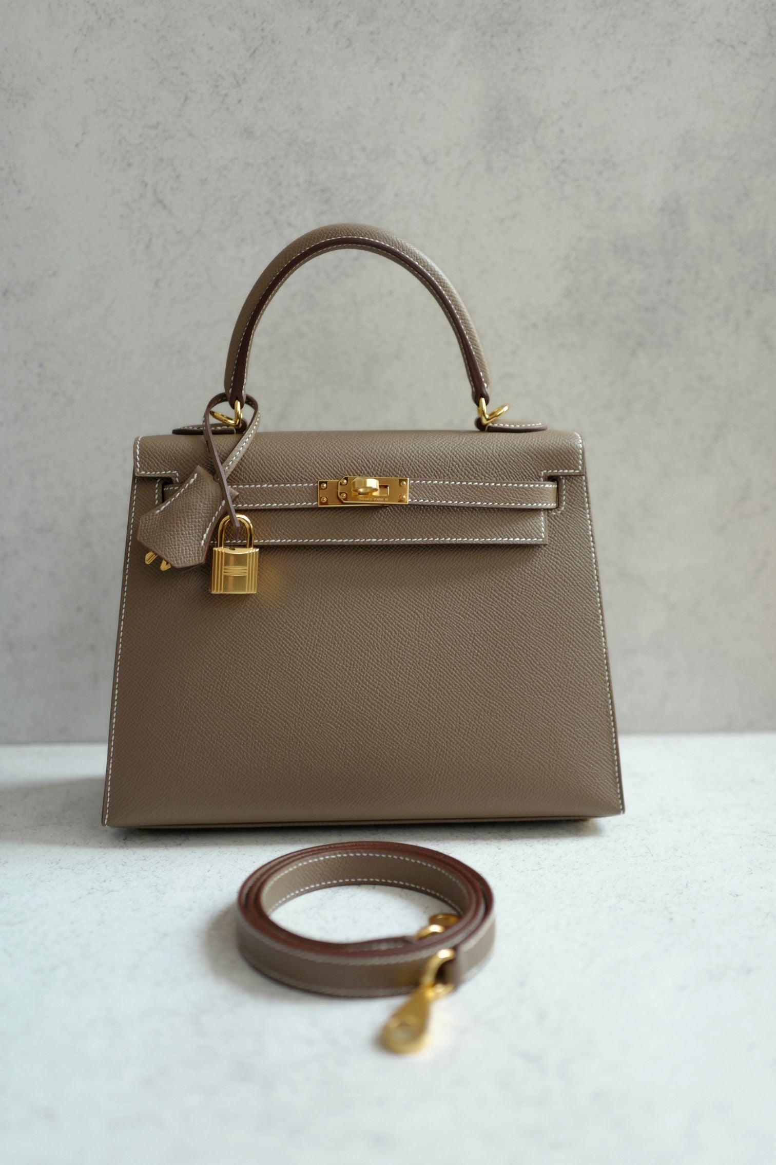 BNIB Hermes Kelly 25 Etoupe Epsom Sellier Gold Hardware G Stamp 2026
