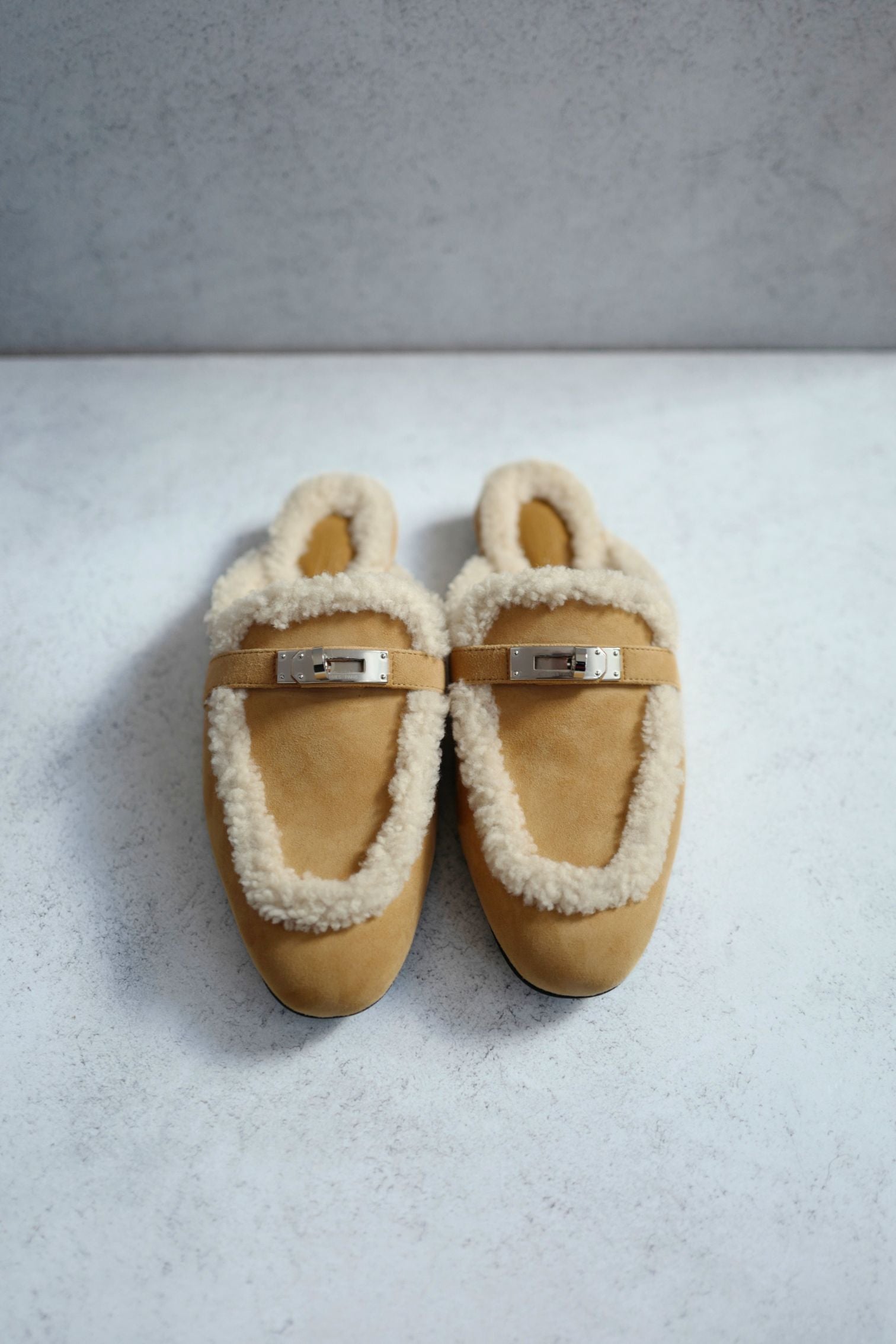 BNIB Hermes Oz Mule Shearling Miel / Ecru Suede Palladium Hardware size 38