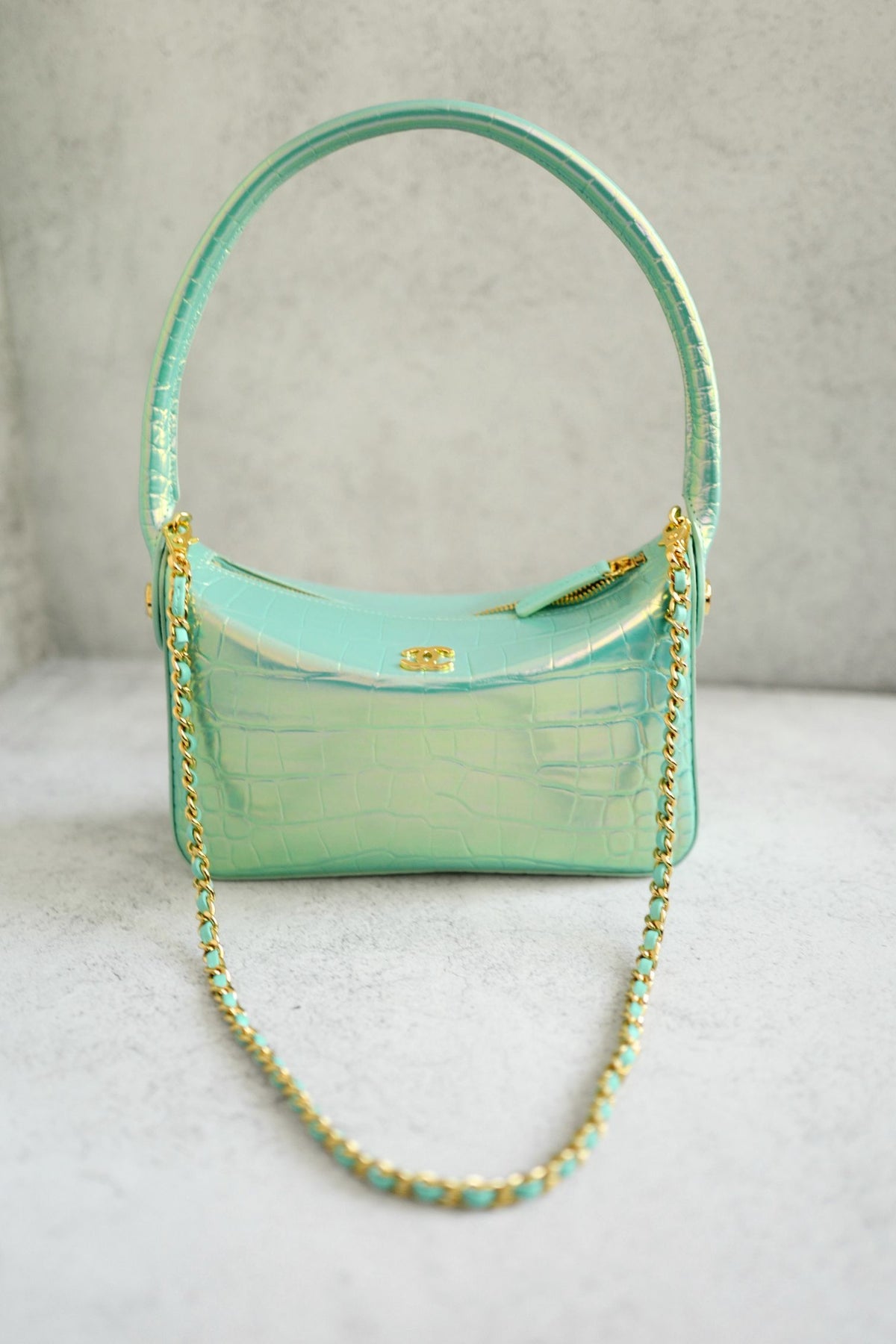 NEW Chanel 26K Clutch With Chain Turquoise Croc Embossed Calfskin GHW