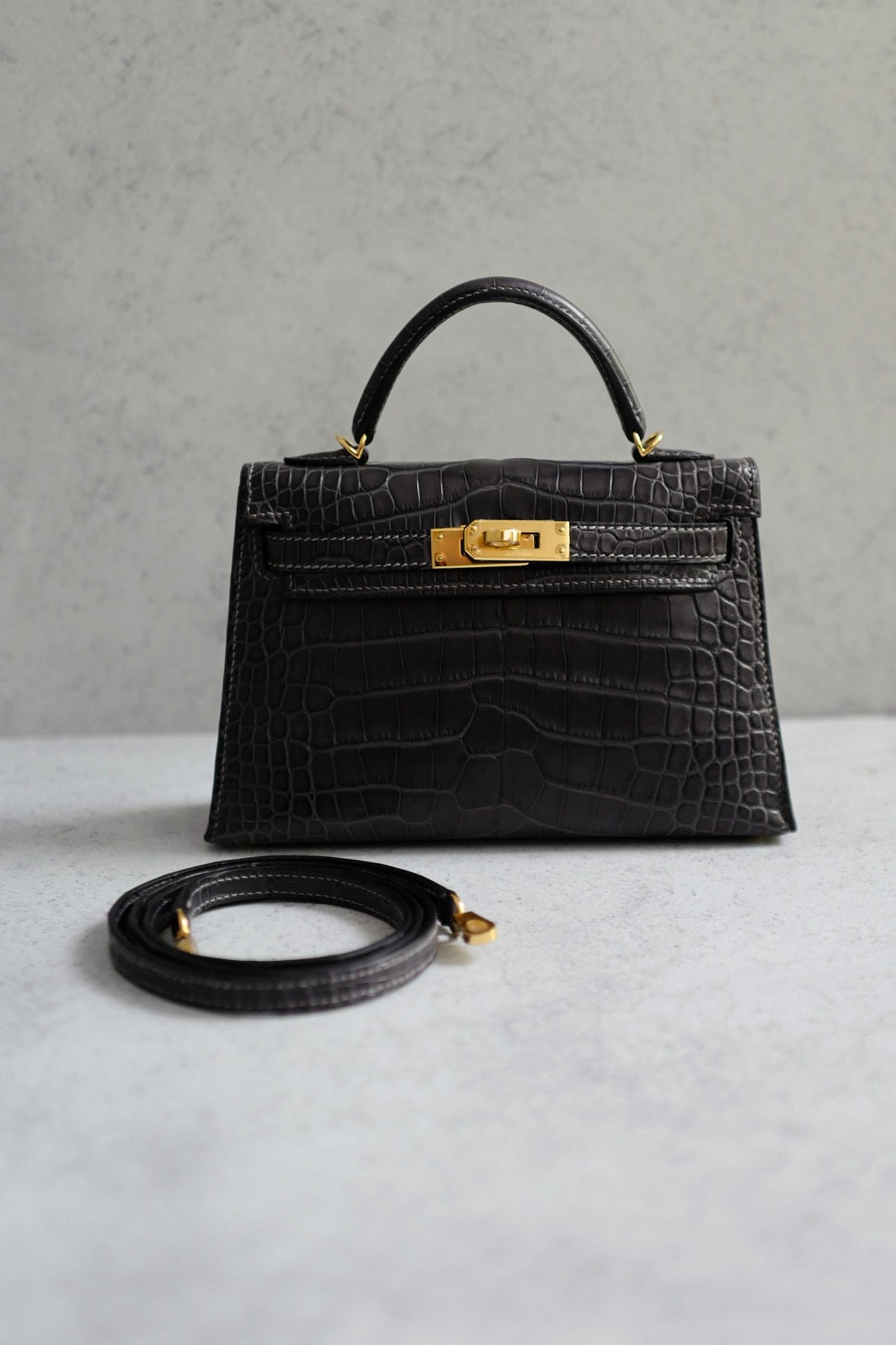 Hermès Mini Kelly Graphite Sellier Alligator Mississippiens K Stamp GHW