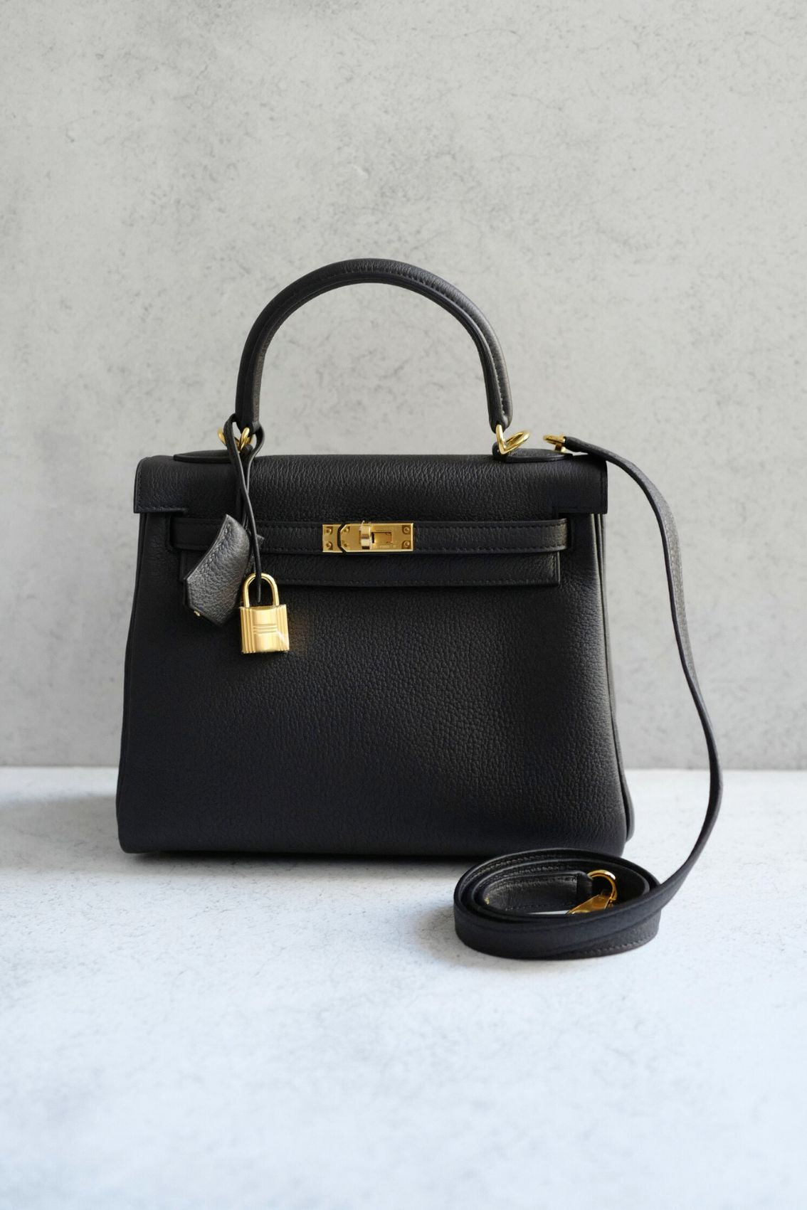 NEW Hermès Kelly 25 Black Togo Leather Gold Hardware K Stamp