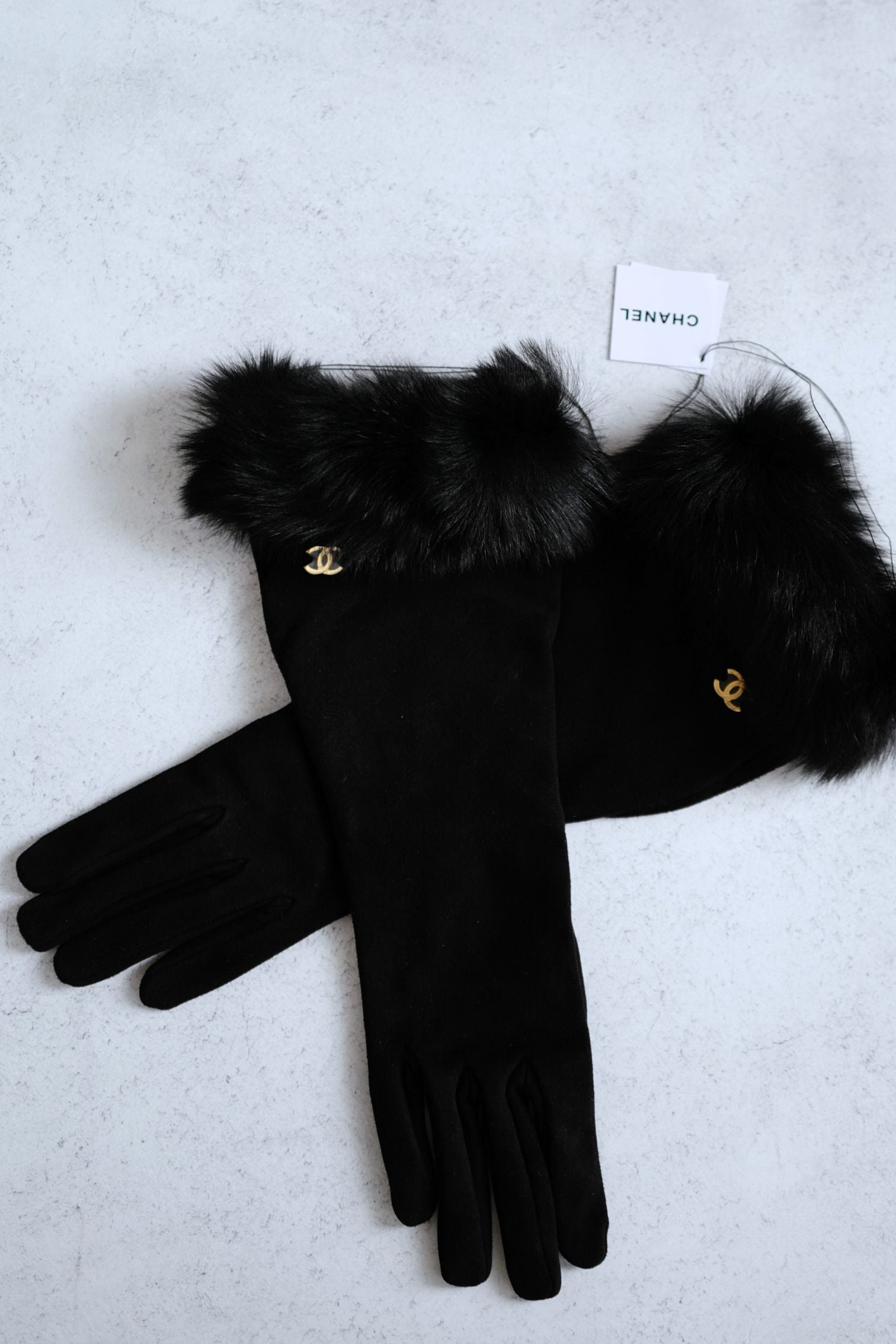 Chanel Black Suede Leather Gloves Fur Trim Gold CC Size 7.5