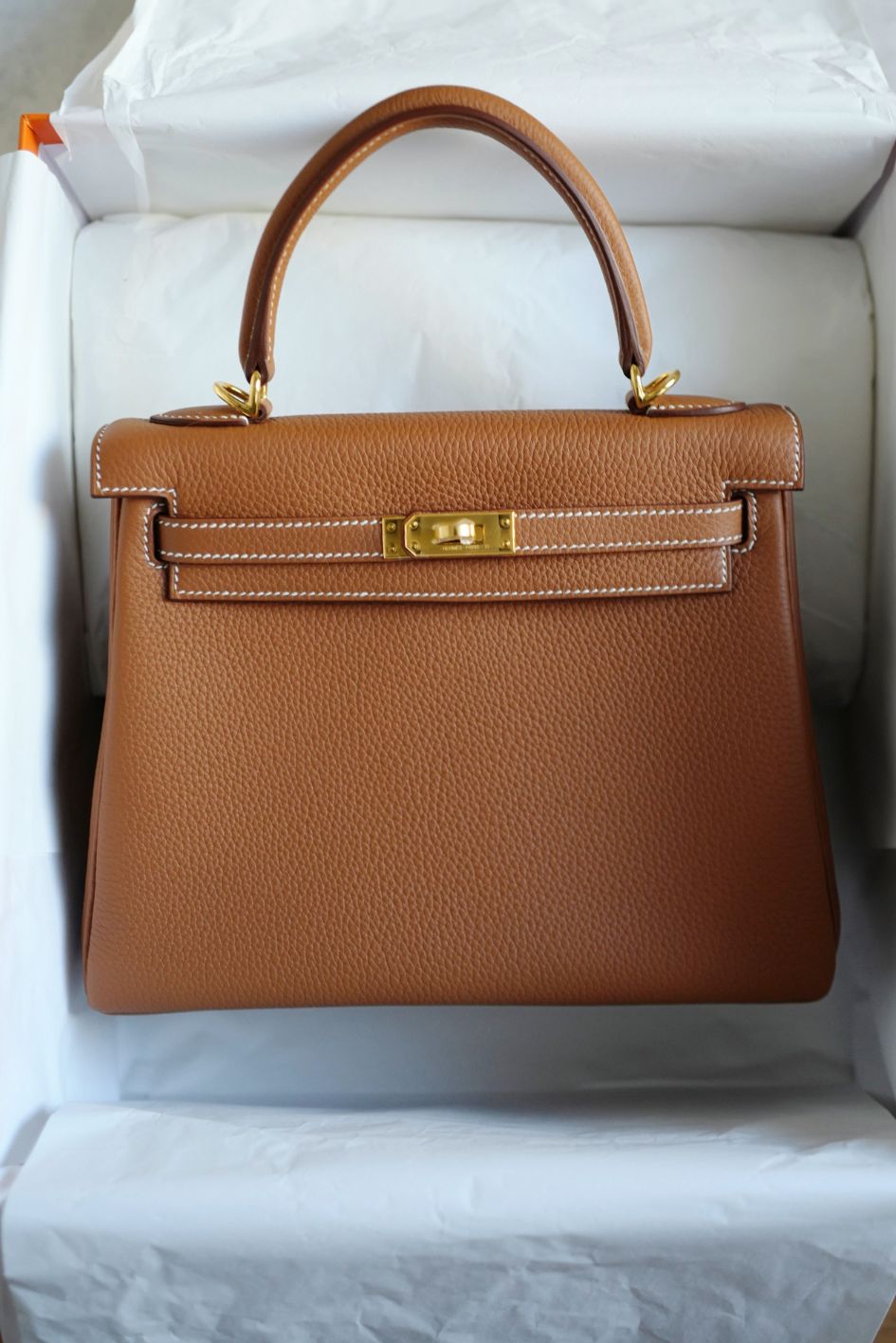 Hermès Kelly 25 Gold Togo Leather Gold Hardware K Stamp