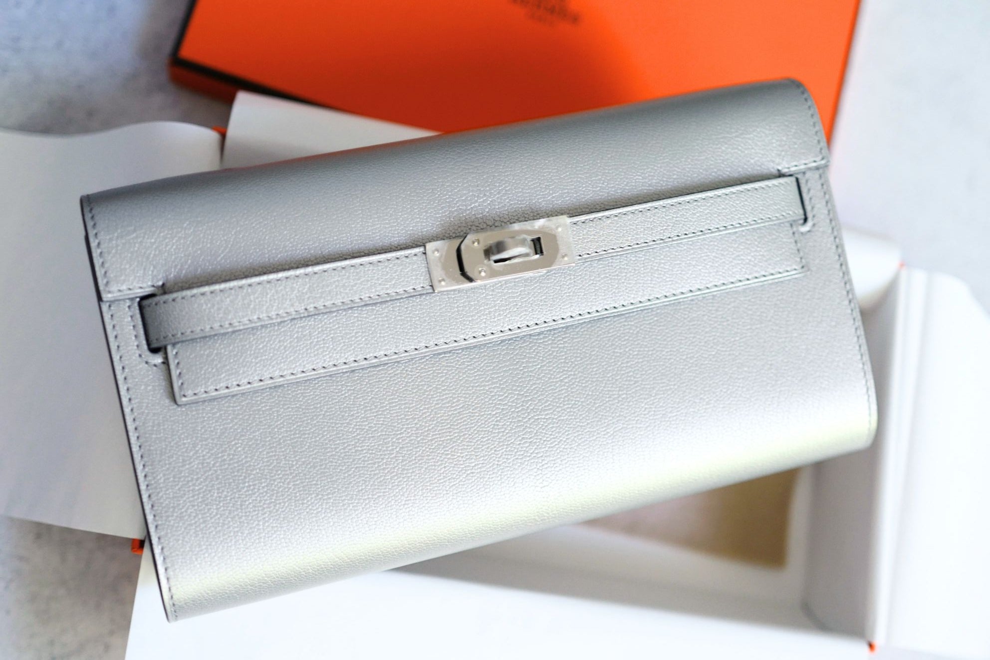 Hermès Kelly To Go Wallet Dore Argent Silver Metallic Chamkilight Goatskin 2026