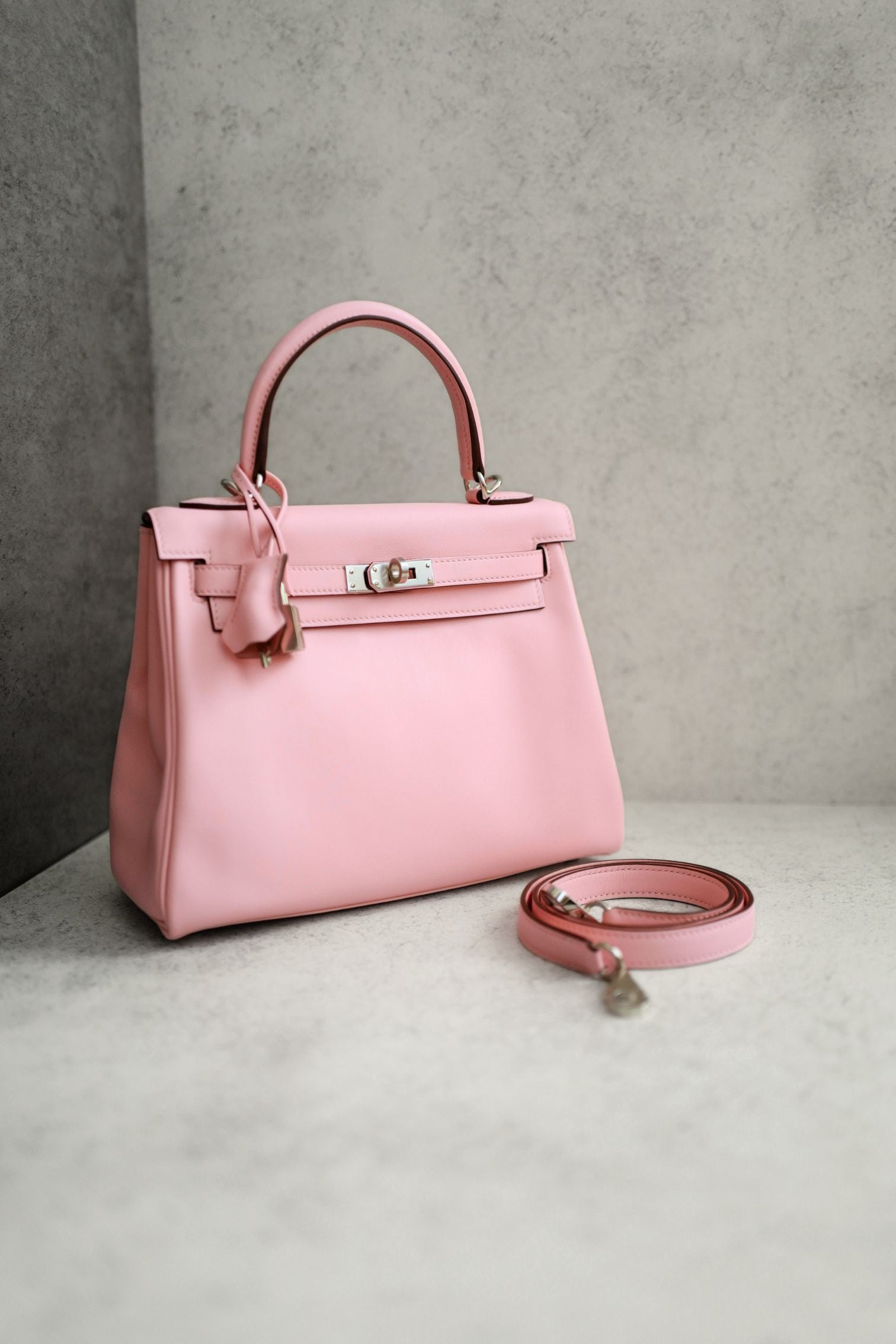 Hermès Kelly 25 Rose Sakura Swift with Palladium Hardware