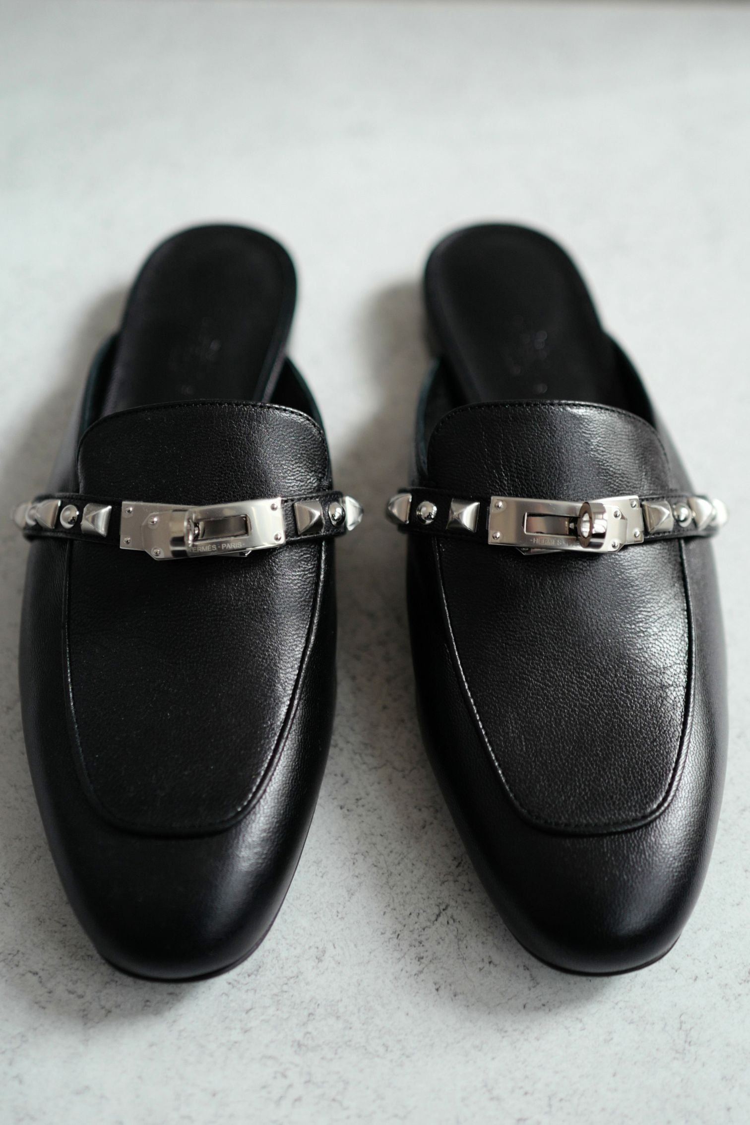 BNIB Hermes Mule Femme OZ Chevre/ Clous Noir 38