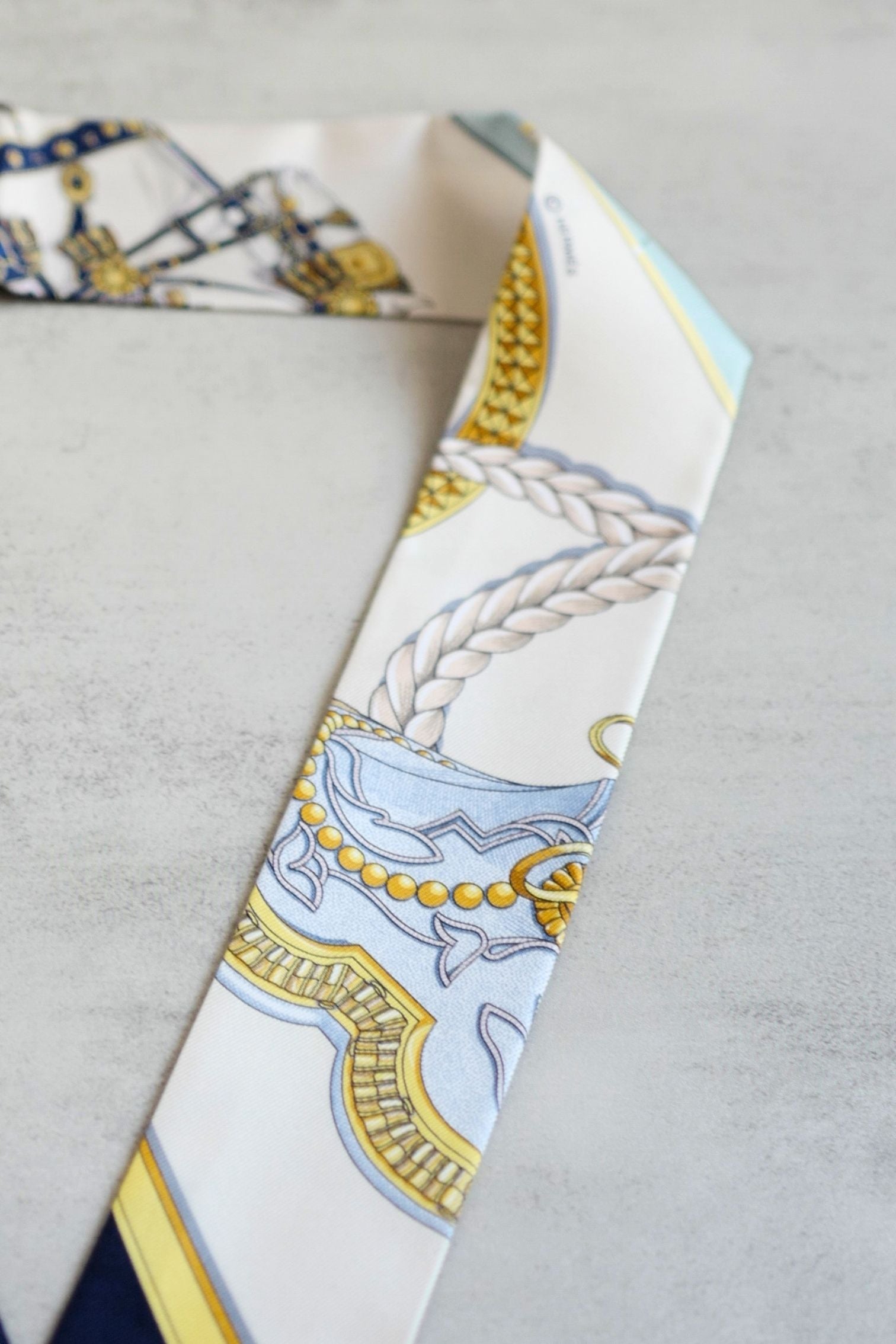 Hermès Twilly Grand Apparat Scarf Ivoire Marine Rose 100% Silk Twill