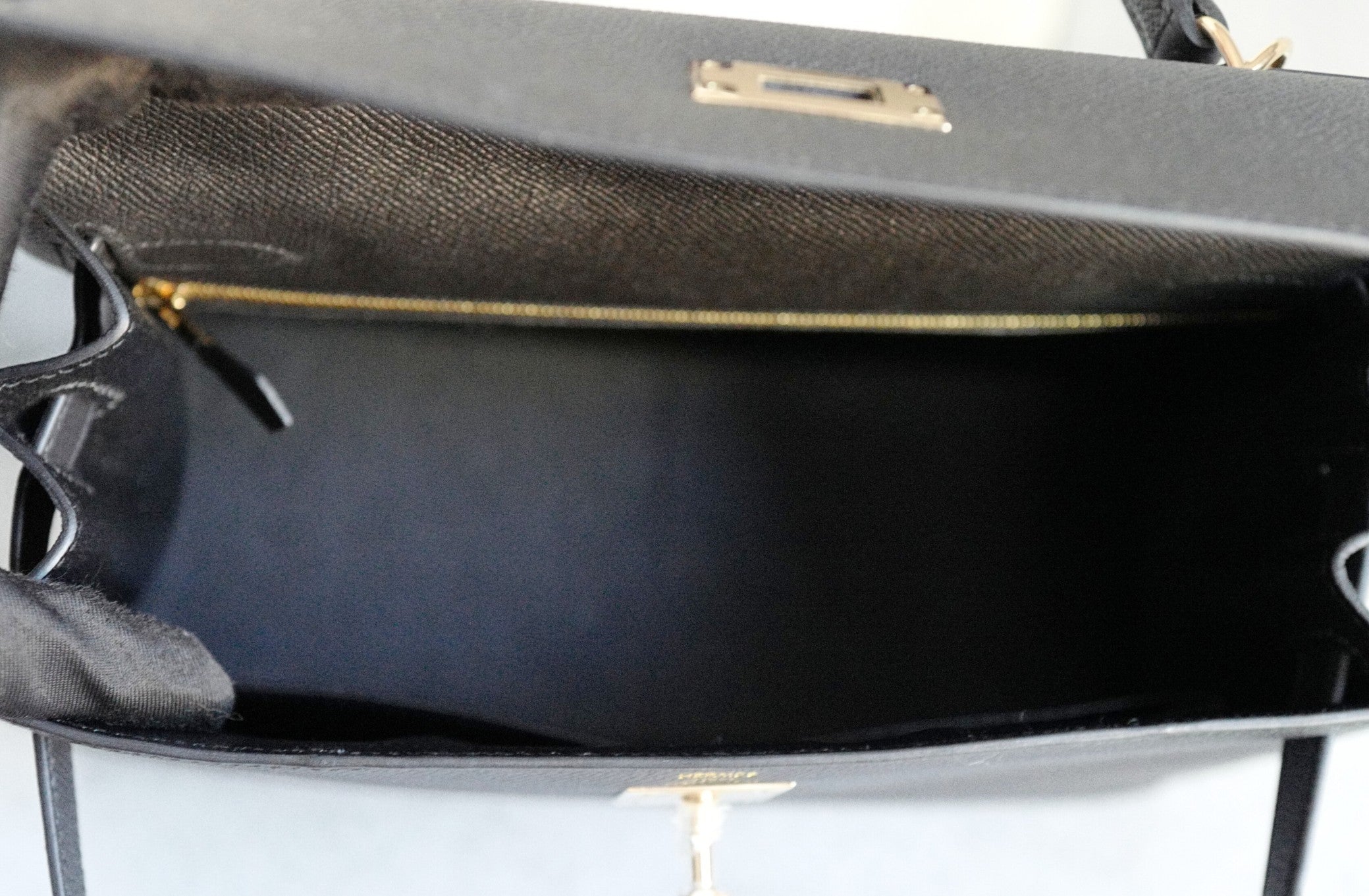 Hermes Kelly Sellier 28 Black Epsom Leather Permabrass Hardware B Stamp 2023