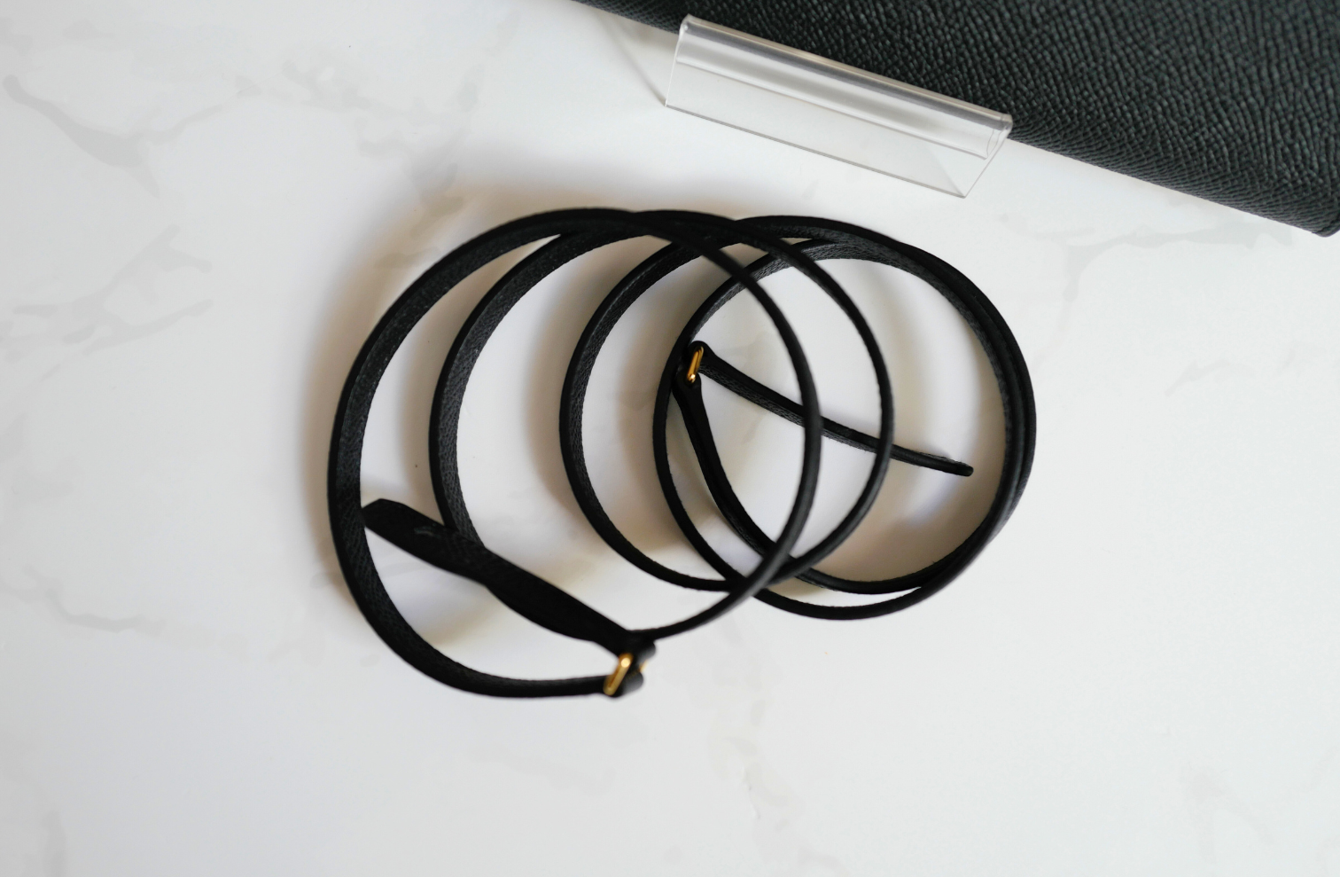 Hermes Sac Kelly To Go with crossbody strap in Black Epsom Gold HW