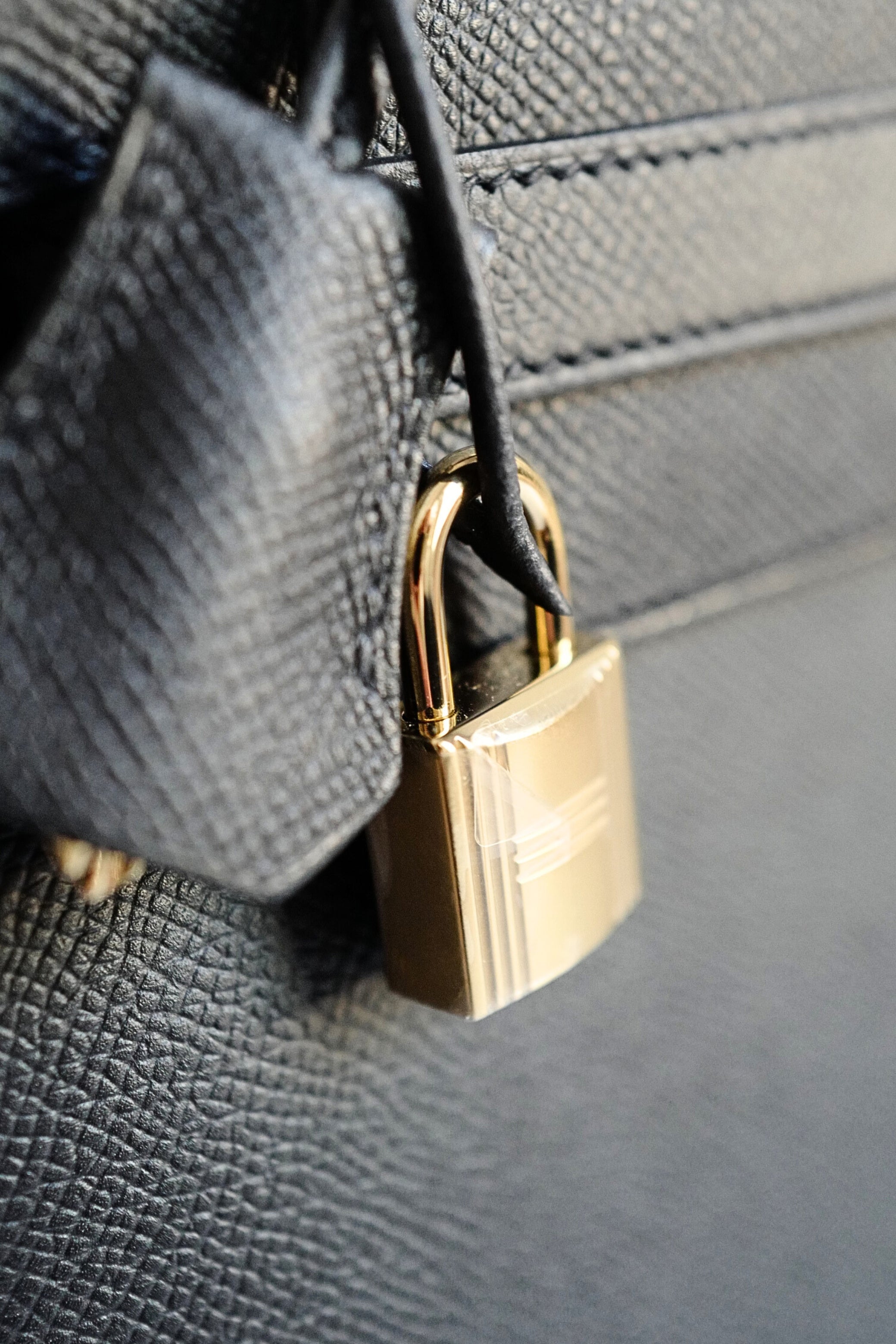 Hermes Kelly Sellier 28 Black Epsom Leather Permabrass Hardware B Stamp 2023