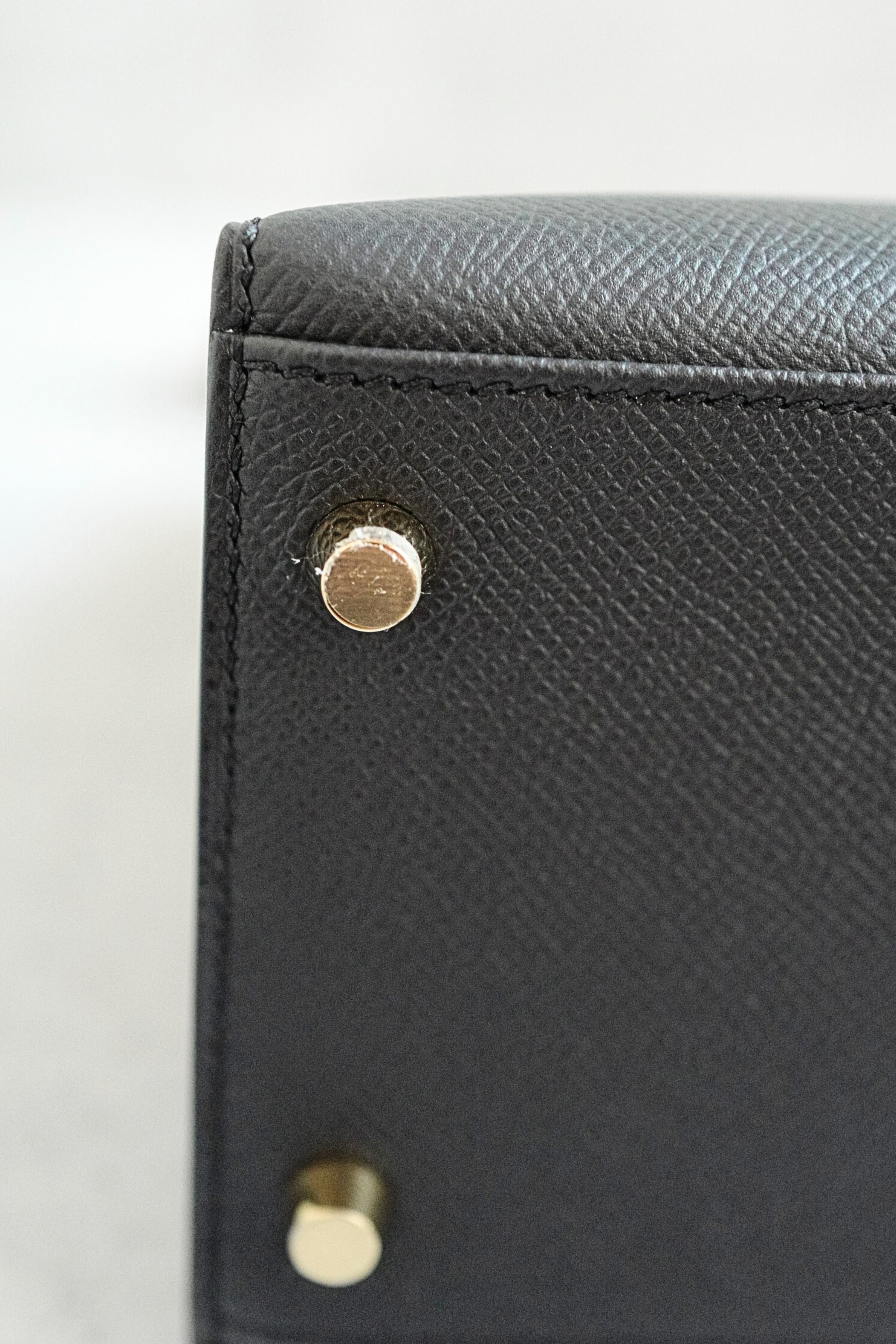 Hermes Kelly Sellier 28 Black Epsom Leather Permabrass Hardware B Stamp 2023