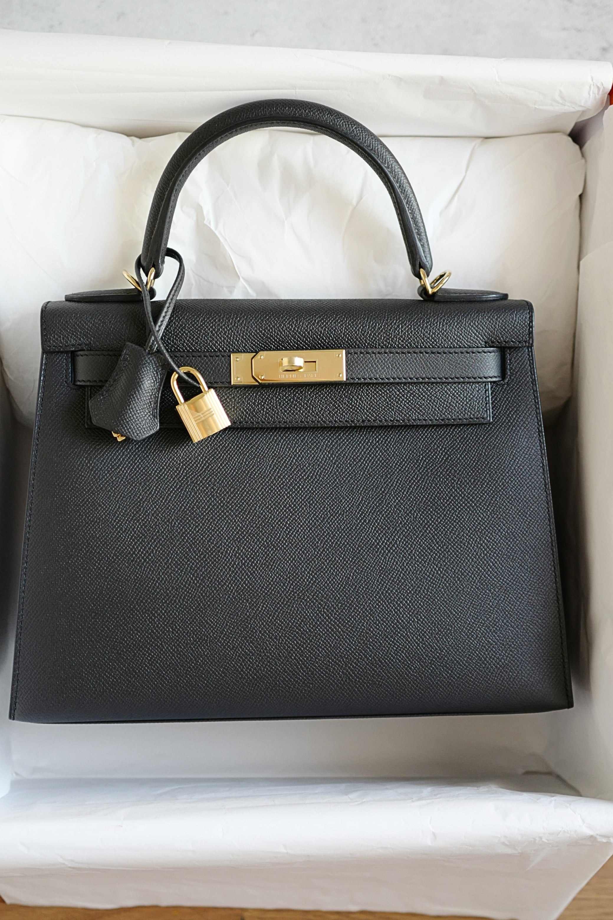 Hermes Kelly Sellier 28 Black Epsom Leather Permabrass Hardware B Stamp 2023